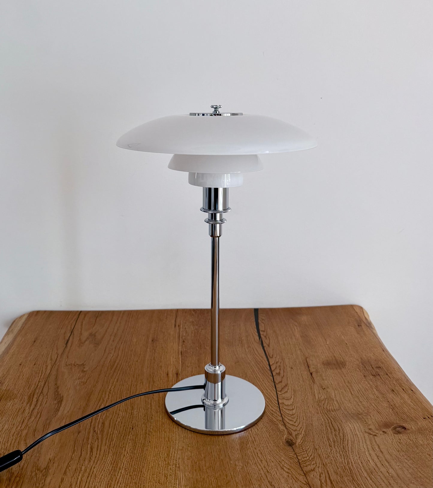 Original PH 3/2 table lamp. Poul Henningsen for Louis Poulsen