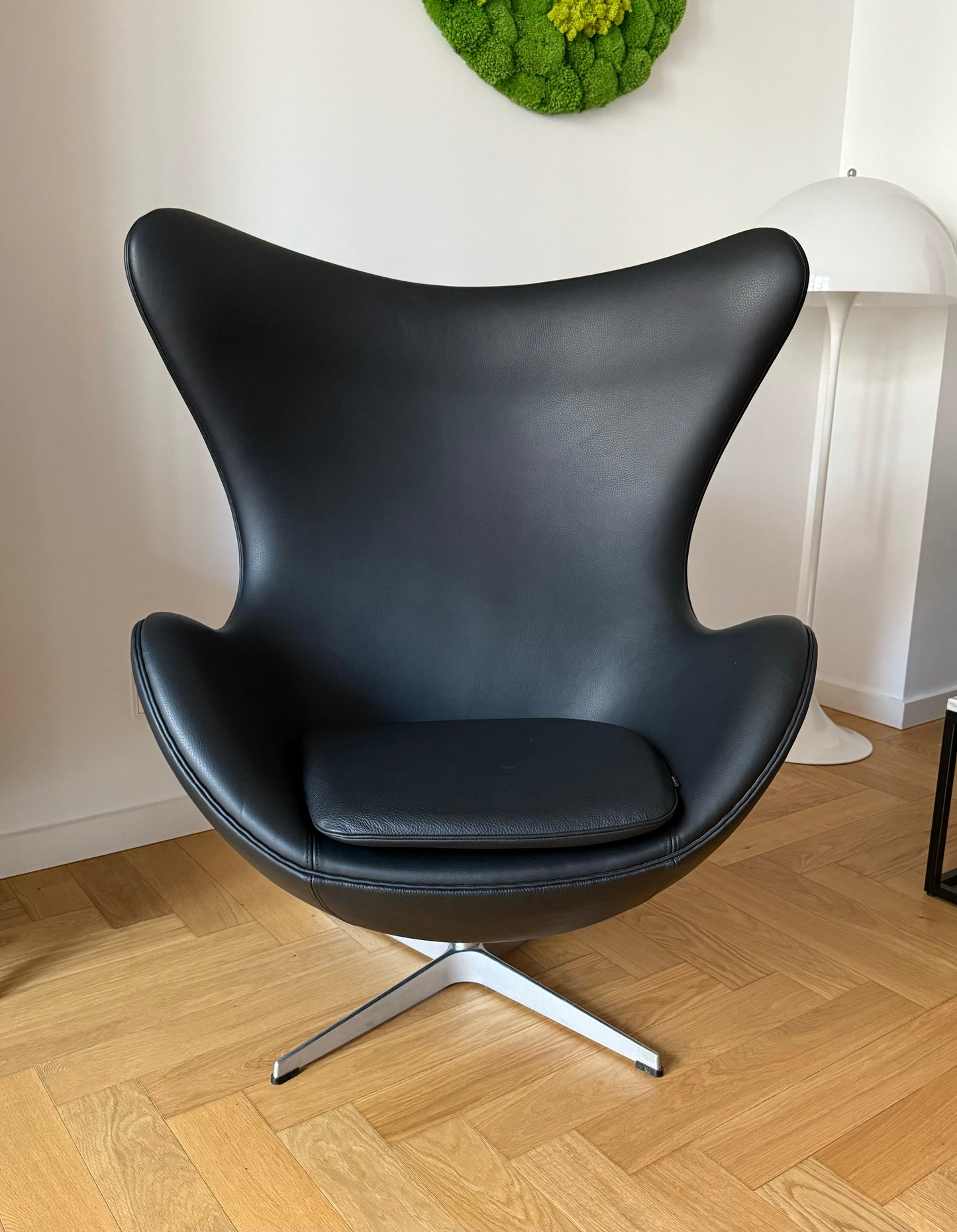 Original ‘The Egg Chair’. Arne Jacobsen for Fritz Hansen