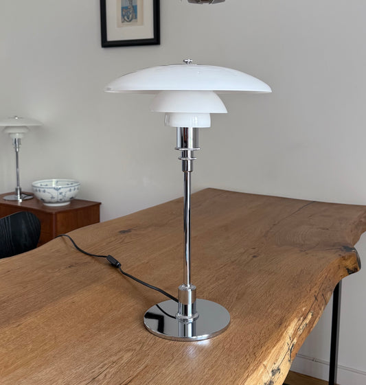 Original PH 3/2 table lamp. Poul Henningsen for Louis Poulsen
