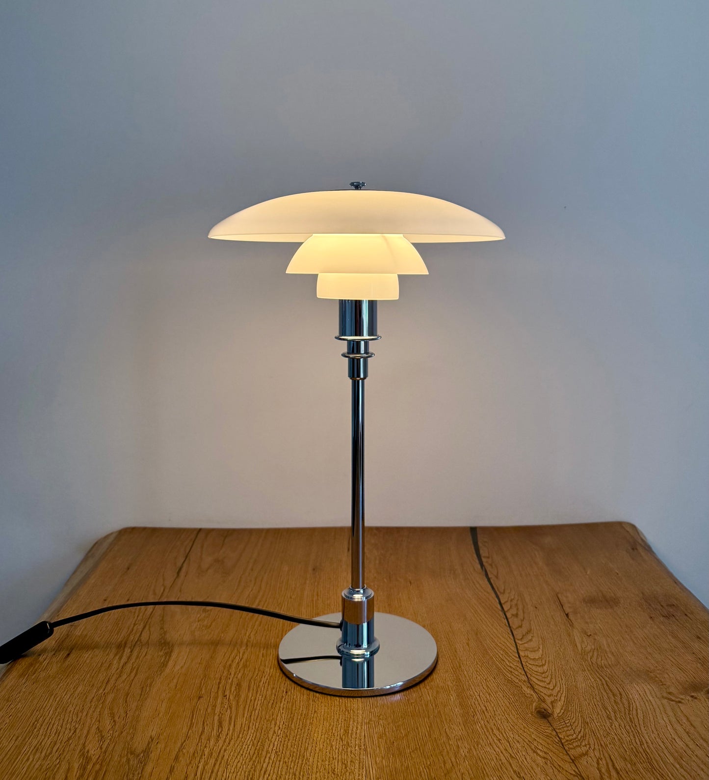 Original PH 3/2 table lamp. Poul Henningsen for Louis Poulsen