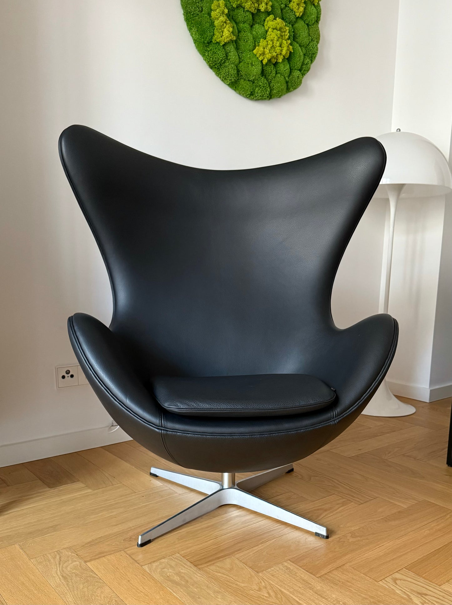 Original ‘The Egg Chair’. Arne Jacobsen for Fritz Hansen