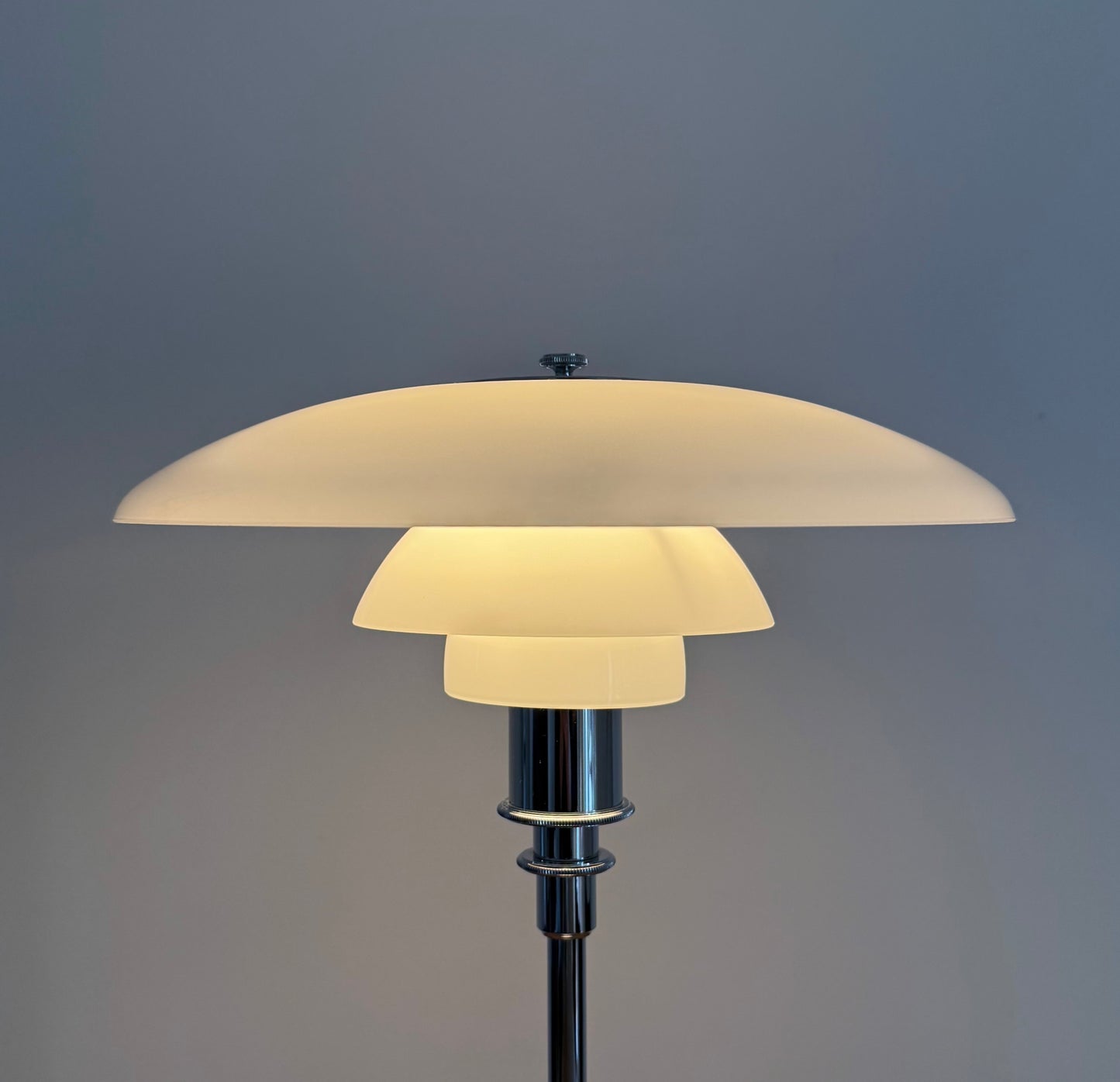 Original PH 3/2 table lamp. Poul Henningsen for Louis Poulsen