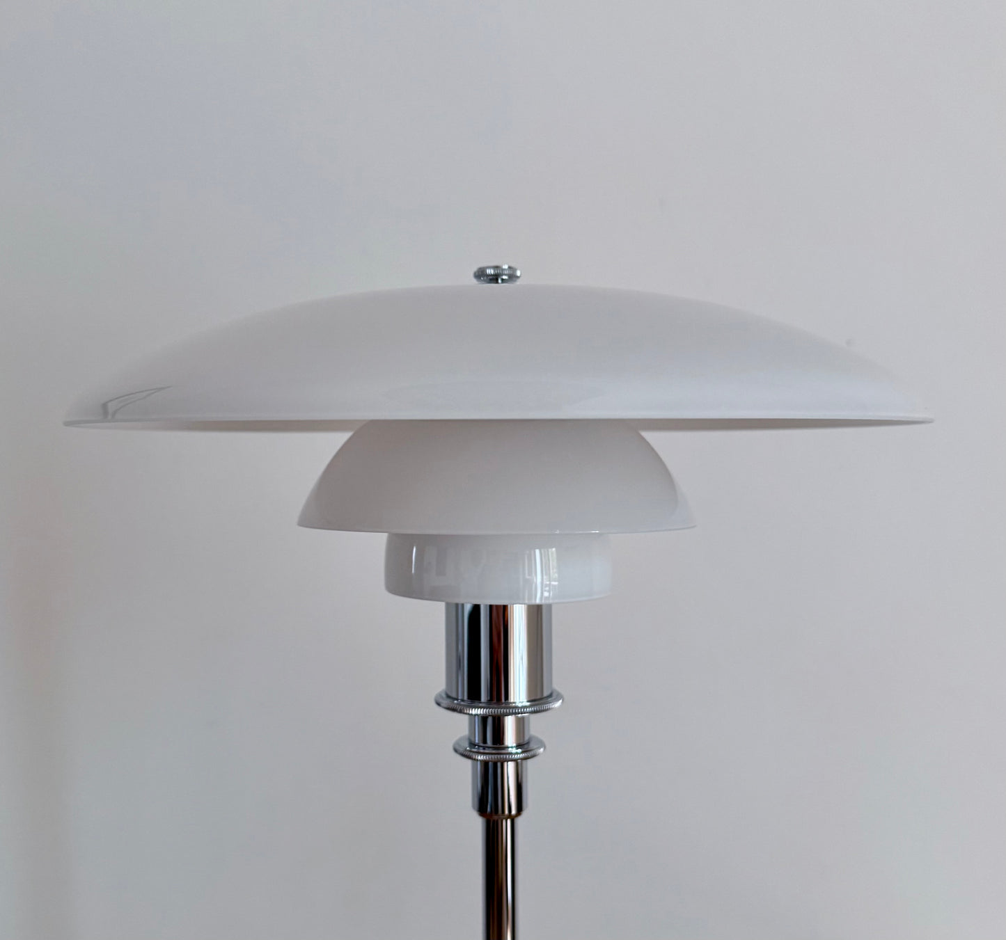 Original PH 3/2 table lamp. Poul Henningsen for Louis Poulsen