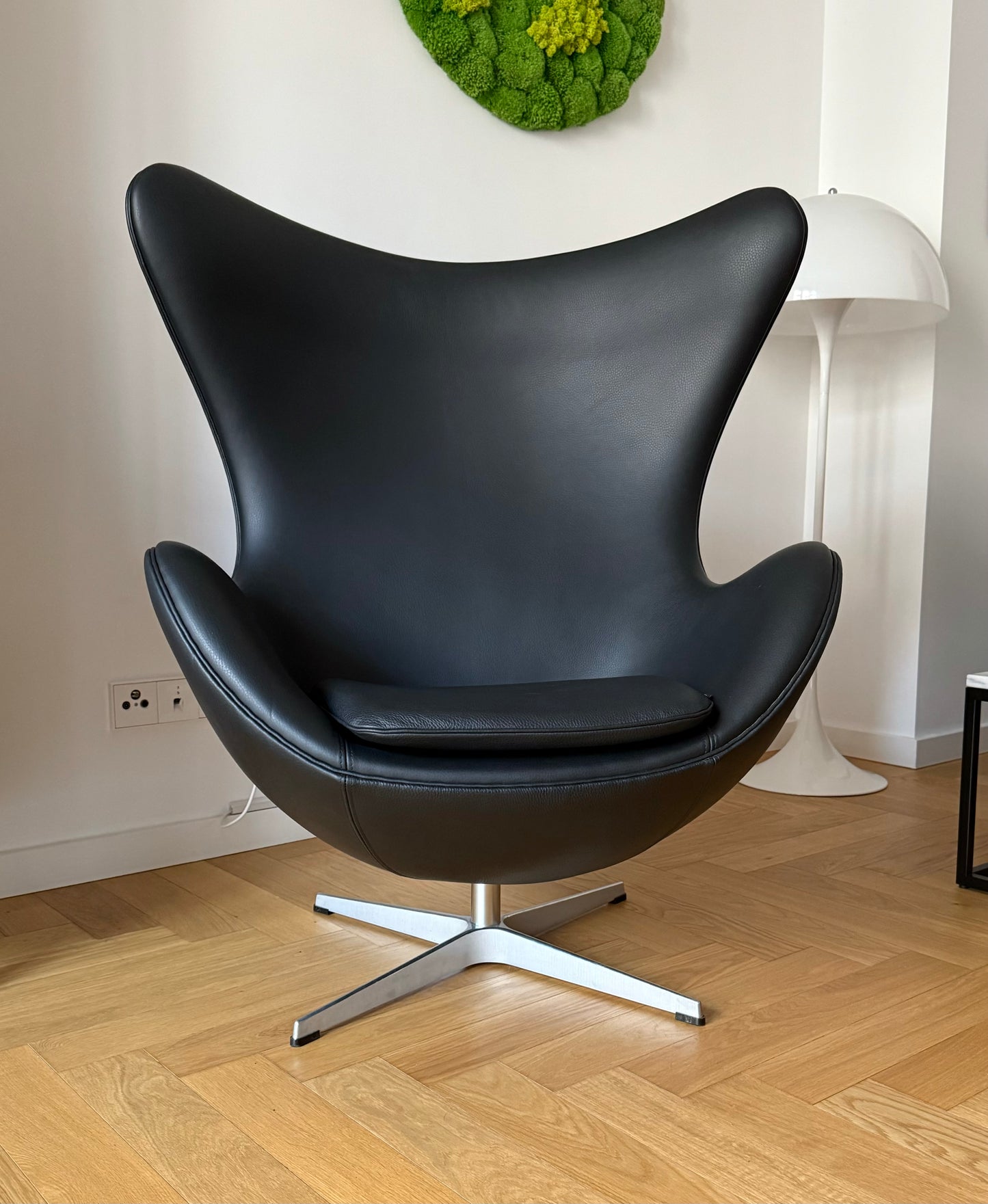Original ‘The Egg Chair’. Arne Jacobsen for Fritz Hansen