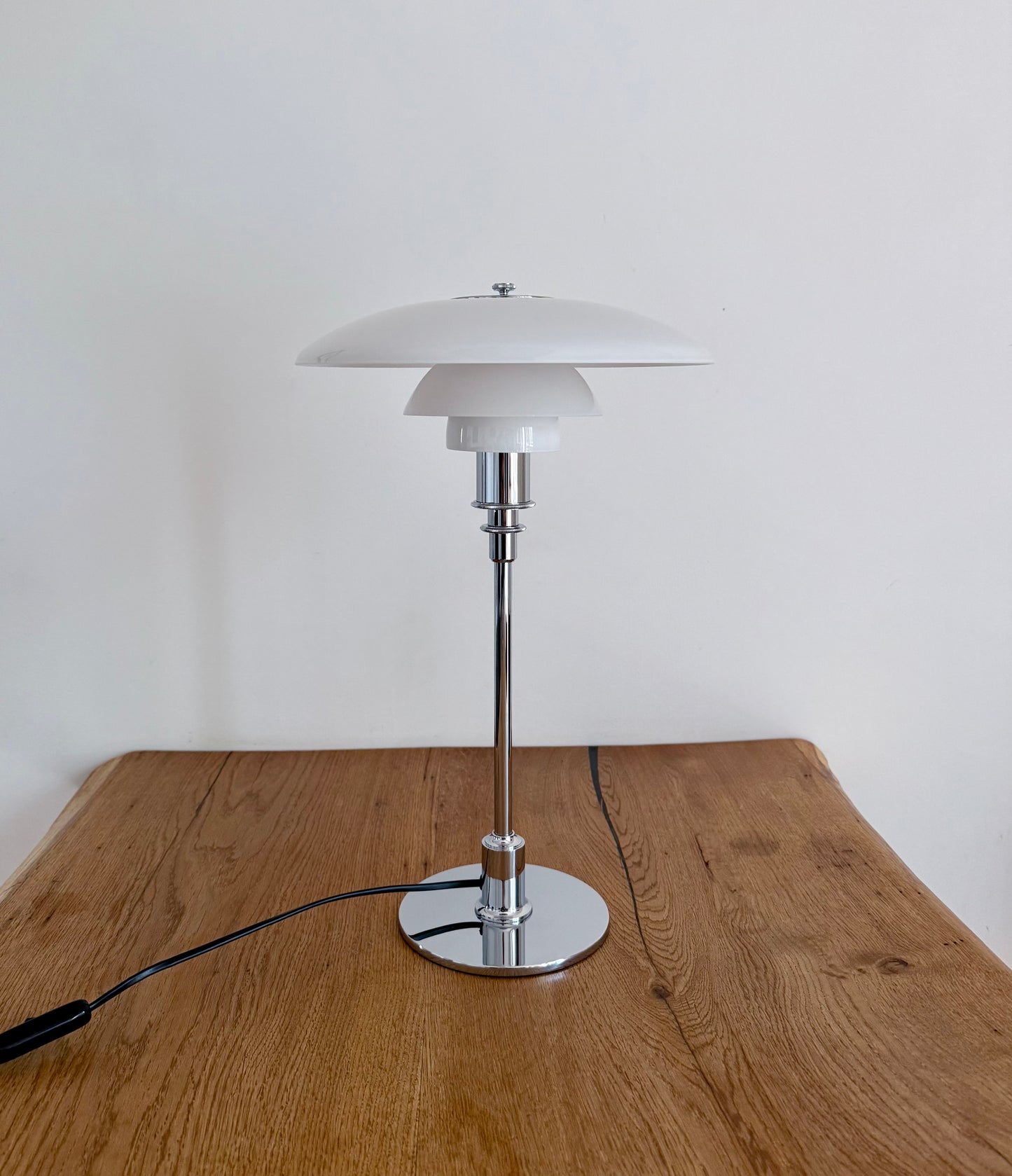 Original PH 3/2 table lamp. Poul Henningsen for Louis Poulsen