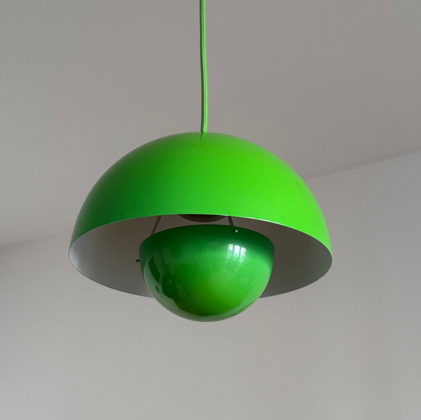 Original Flowerpot VP1 pendant lamp. Verner Panton for &tradition