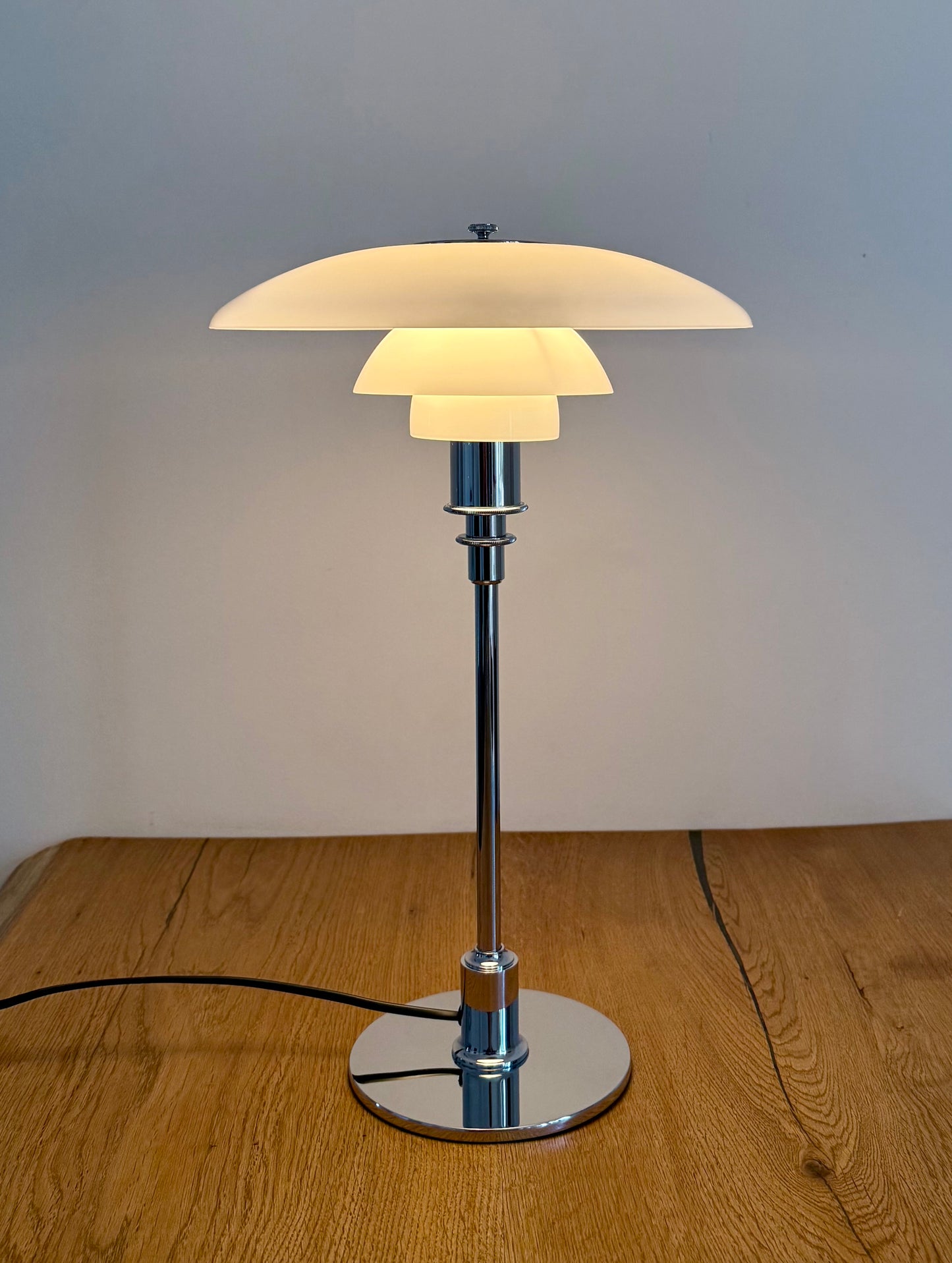 Original PH 3/2 table lamp. Poul Henningsen for Louis Poulsen