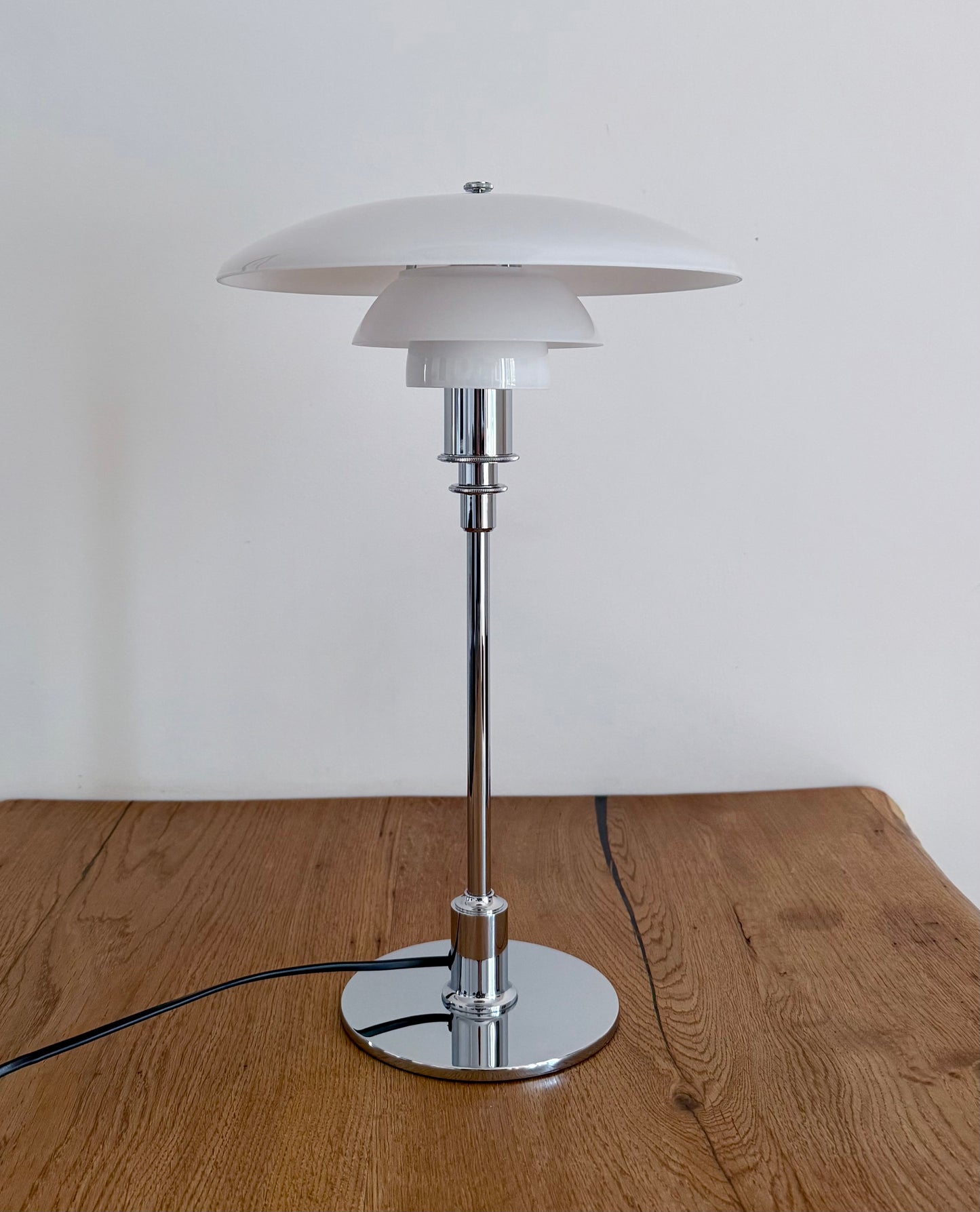 Original PH 3/2 table lamp. Poul Henningsen for Louis Poulsen