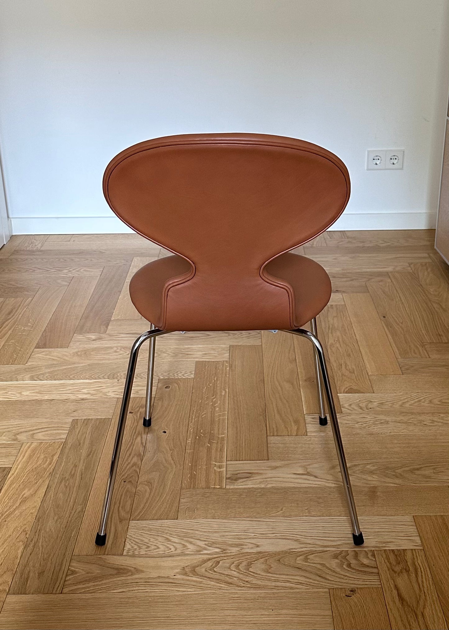 The Ant chair. Arne Jacobsen for Fritz Hansen