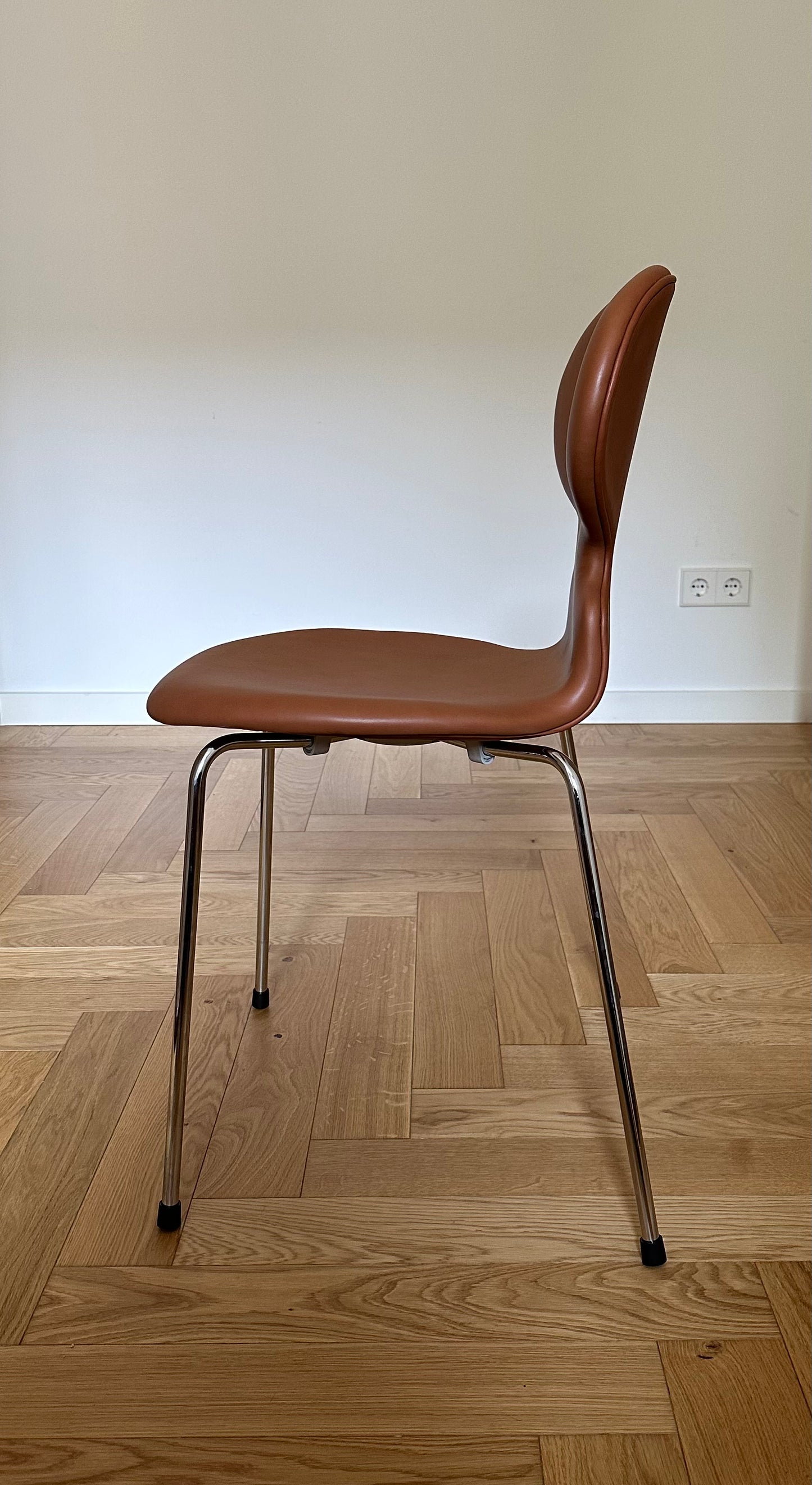 The Ant chair. Arne Jacobsen for Fritz Hansen