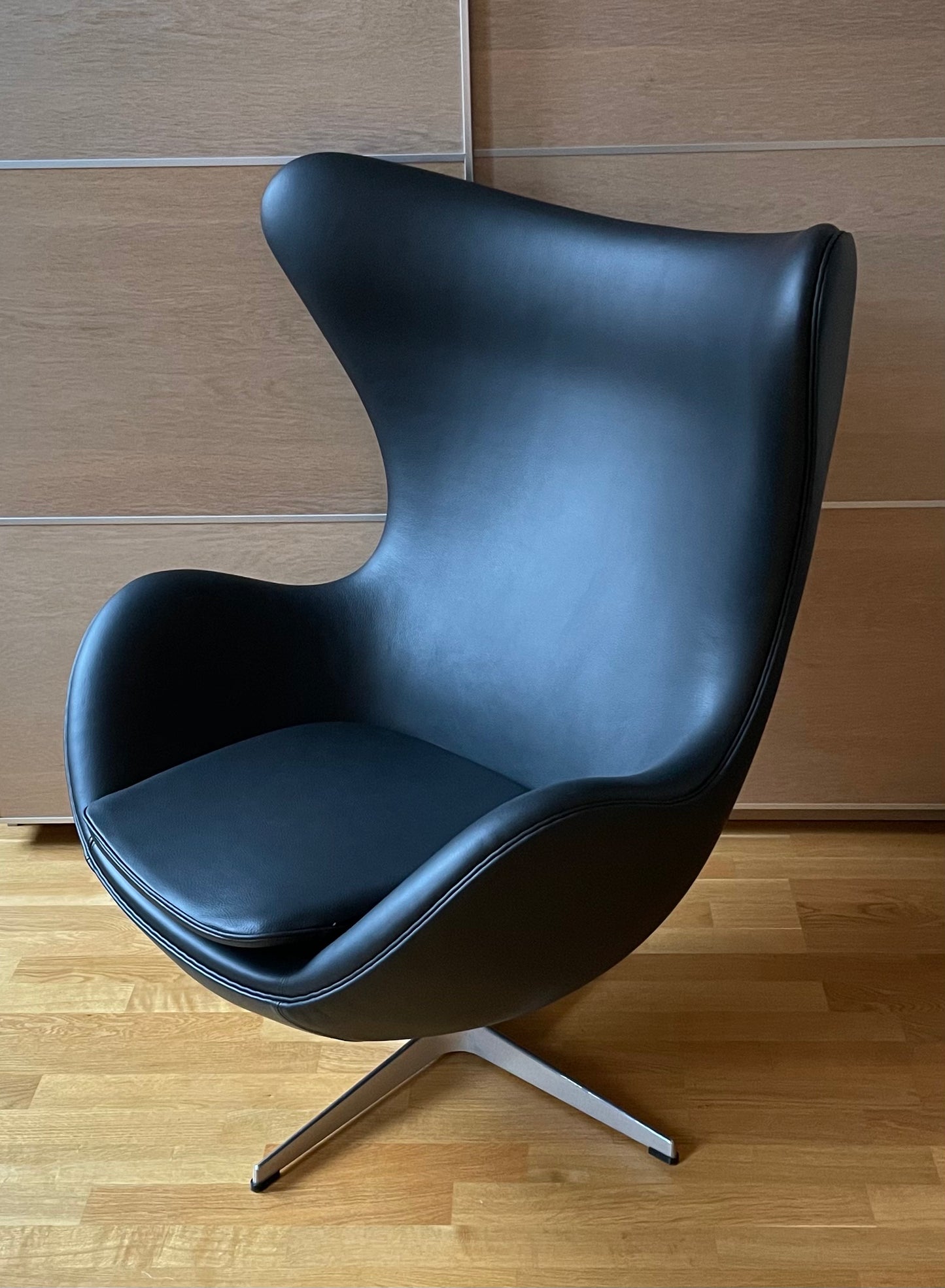 Original ‘The Egg Chair’. Arne Jacobsen for Fritz Hansen