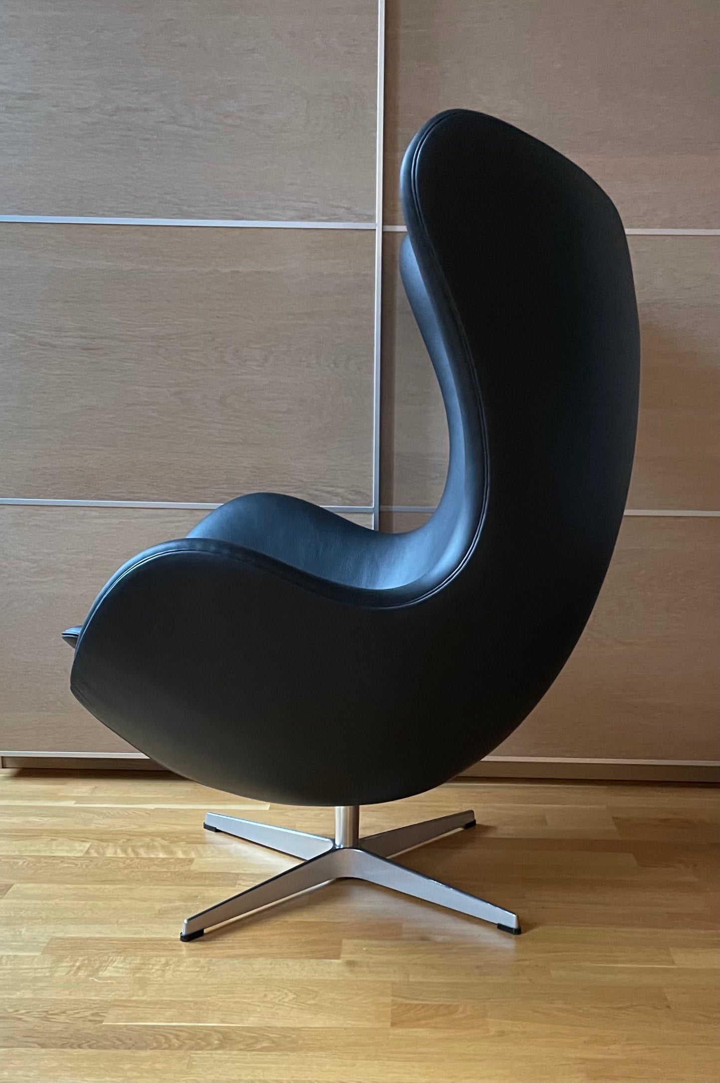 Original ‘The Egg Chair’. Arne Jacobsen for Fritz Hansen
