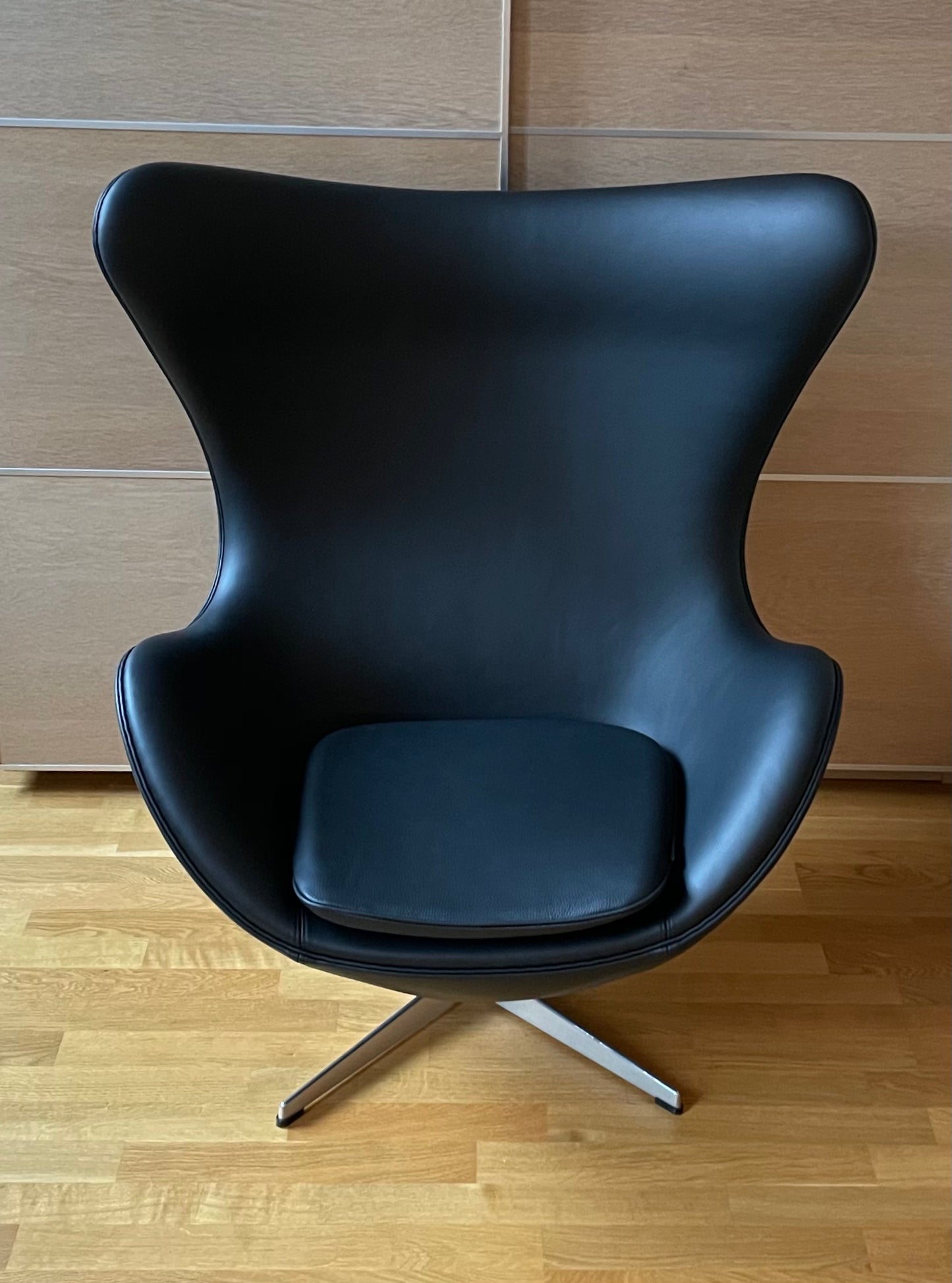 Original ‘The Egg Chair’. Arne Jacobsen for Fritz Hansen