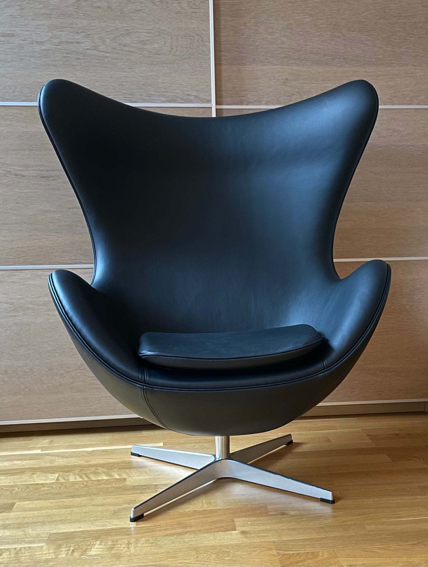 Original ‘The Egg Chair’. Arne Jacobsen for Fritz Hansen
