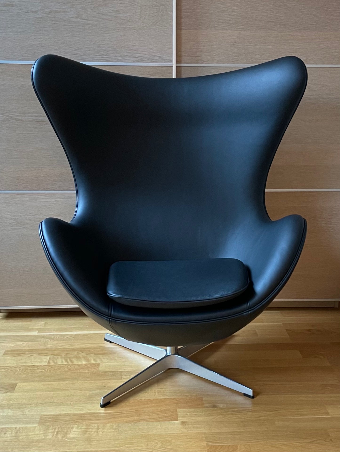 Original ‘The Egg Chair’. Arne Jacobsen for Fritz Hansen