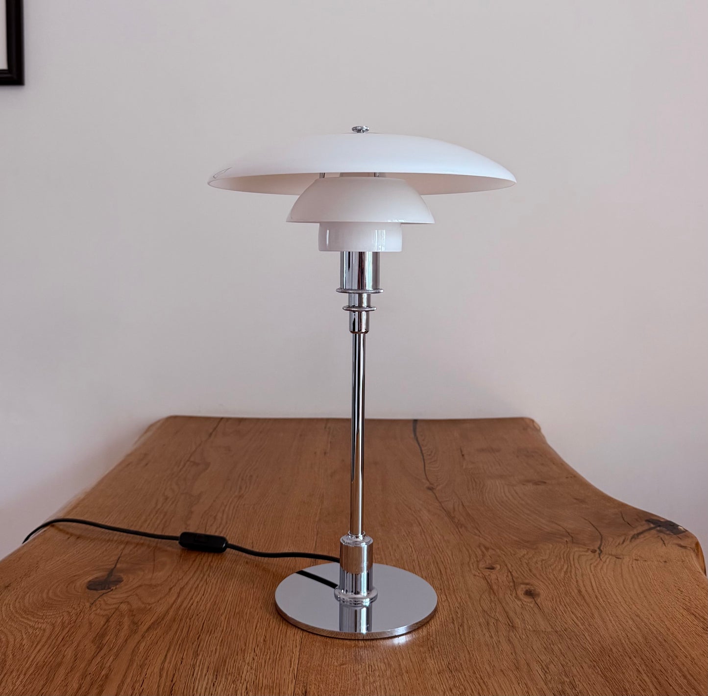 Original PH 3/2 table lamp. Poul Henningsen for Louis Poulsen