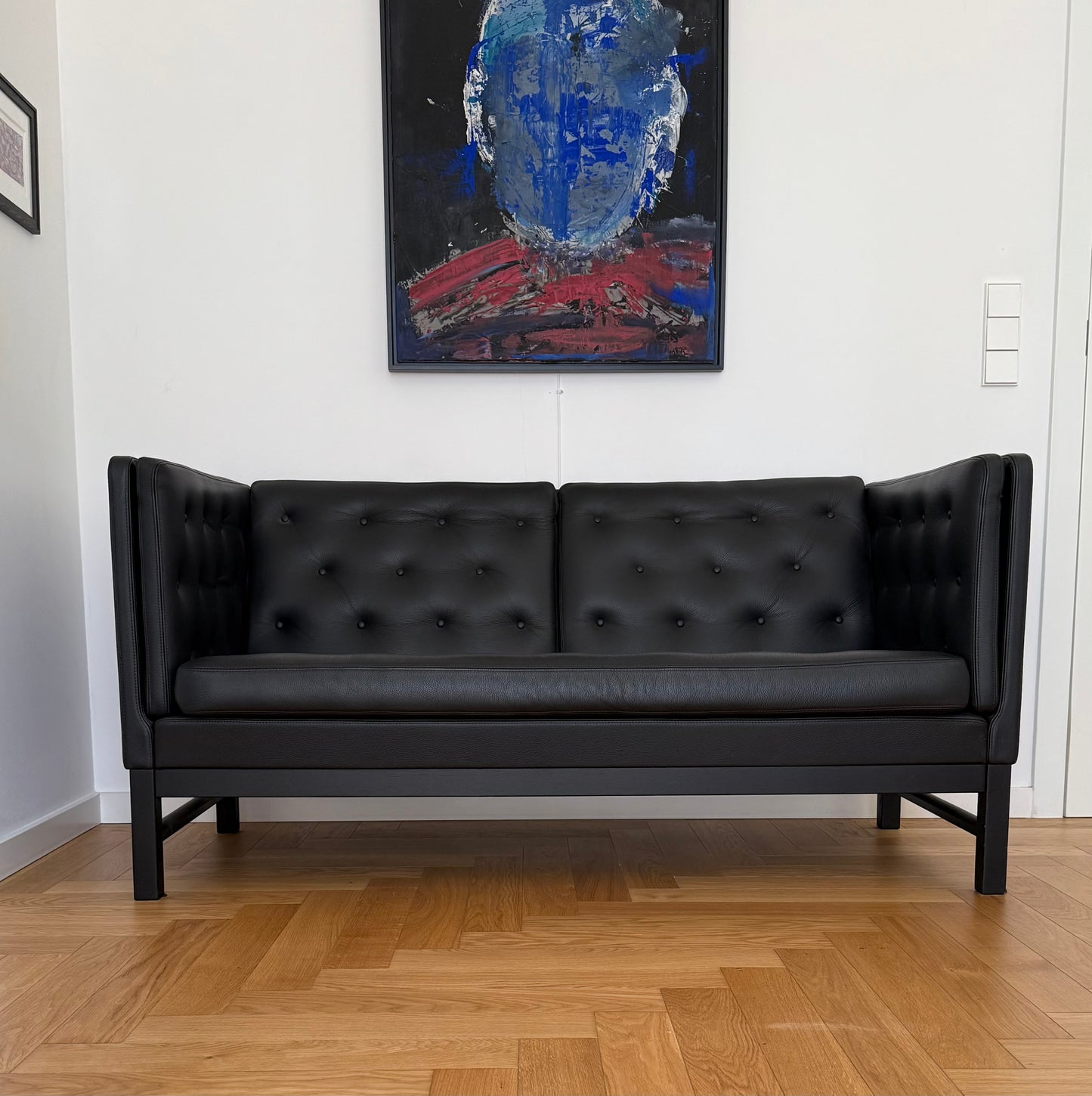 Original Erik Ole Jørgensen EJ315 couch. Display model!