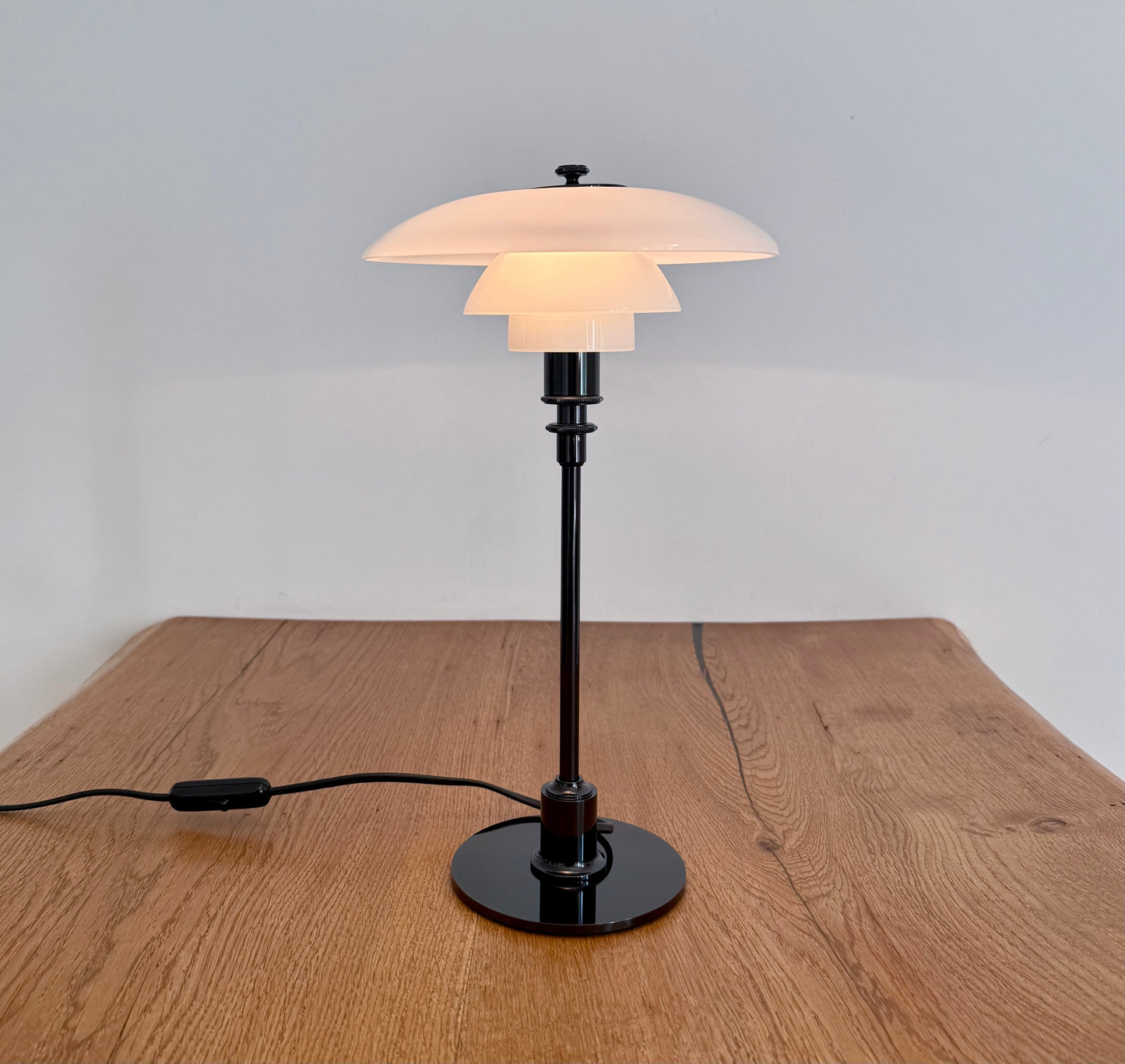 Original PH 2/1 table lamp. Poul Henningsen for Louis Poulsen