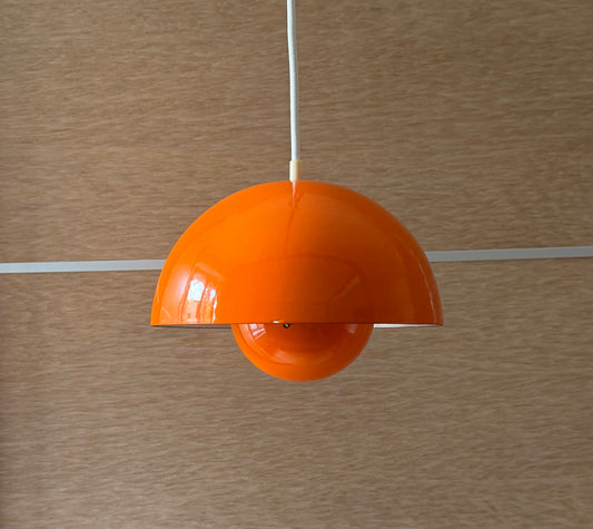 Original Flowerpot VP1 pendant lamp. Verner Panton for Louis Poulsen