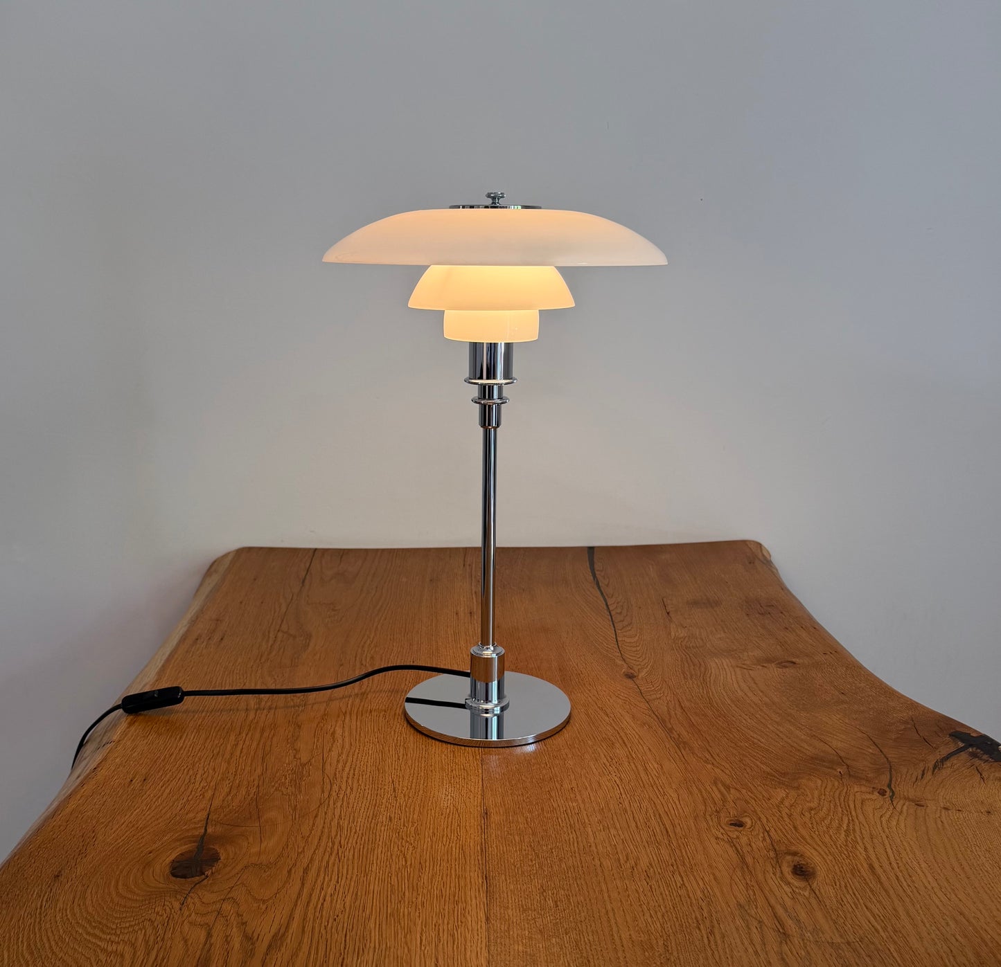 Original PH 3/2 table lamp. Poul Henningsen for Louis Poulsen