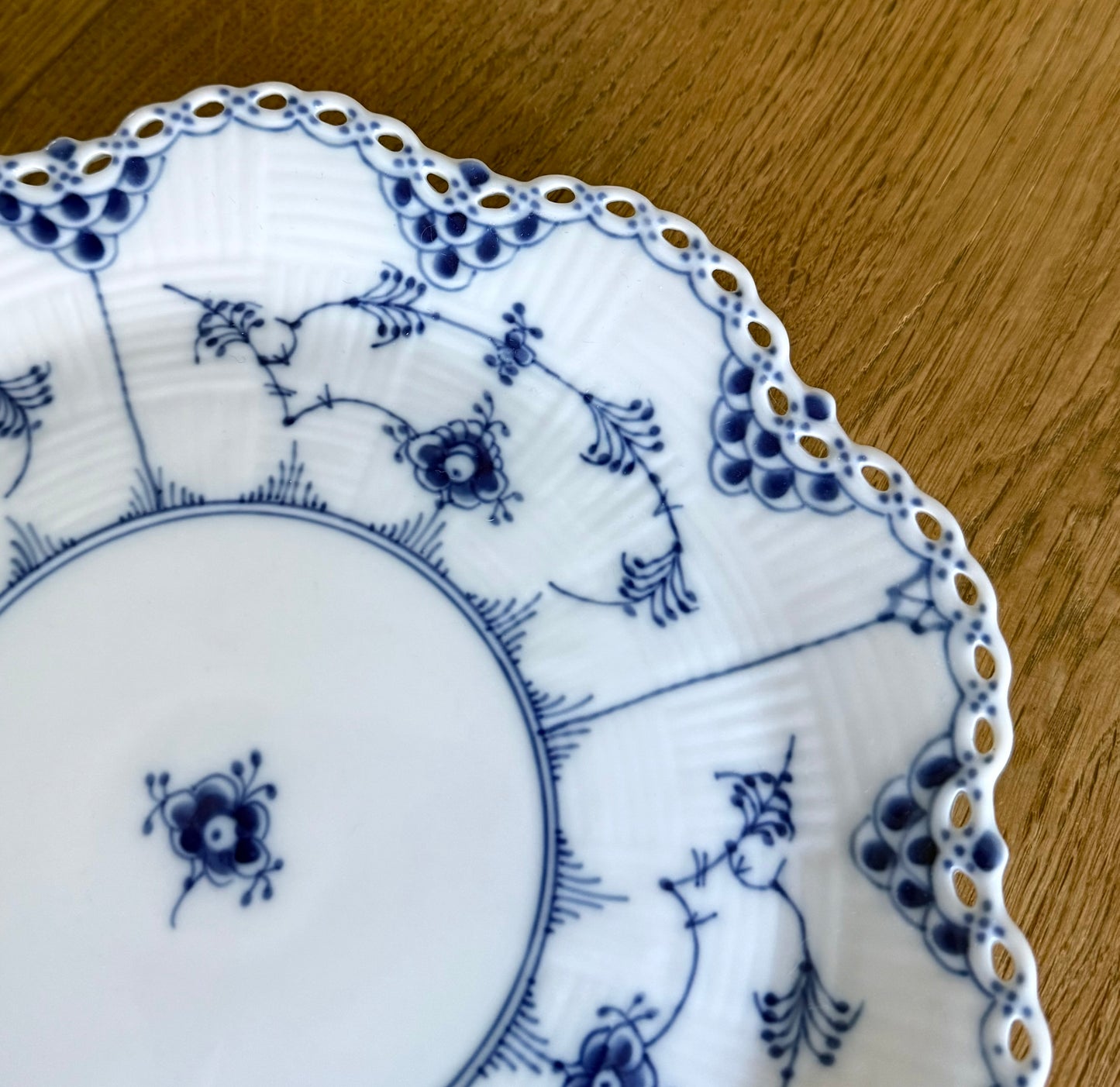 Royal Copenhagen Blue Fluted Full Lace dish (#1062)