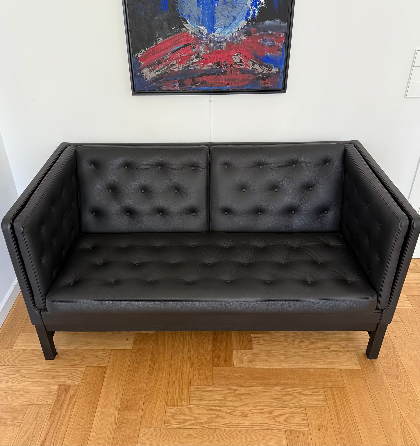 Original Erik Ole Jørgensen EJ315 couch. Display model!