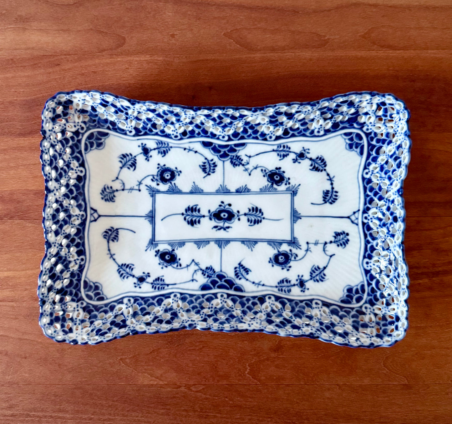 Royal Copenhagen Blue Fluted Full Lace tray #1122