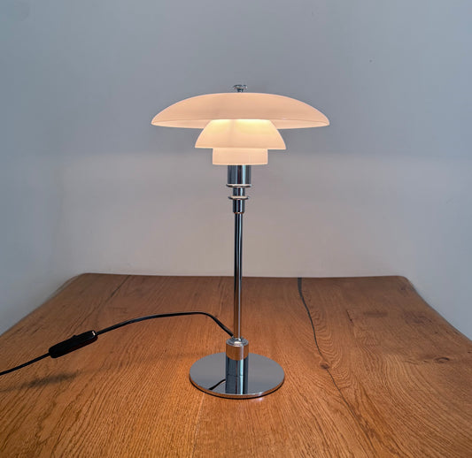 Original PH 2/1 table lamp. Poul Henningsen for Louis Poulsen