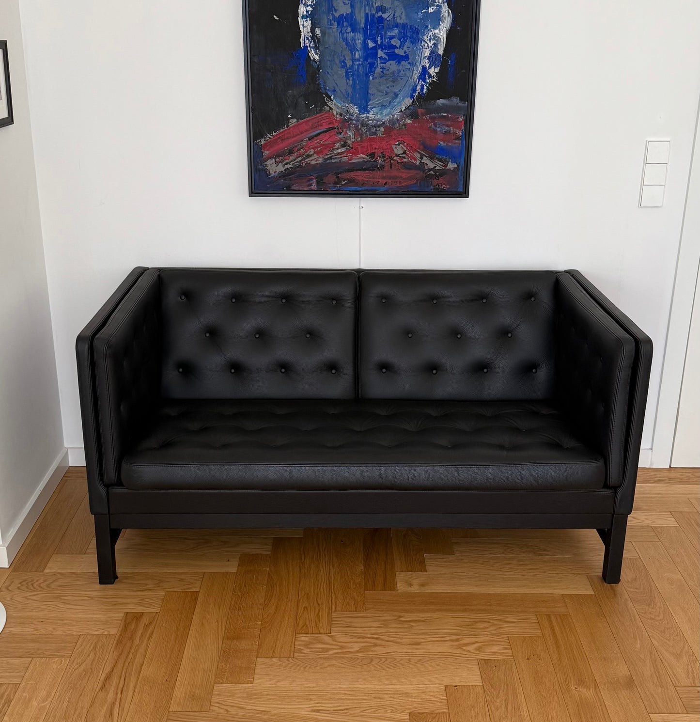 Original Erik Ole Jørgensen EJ315 couch. Display model!