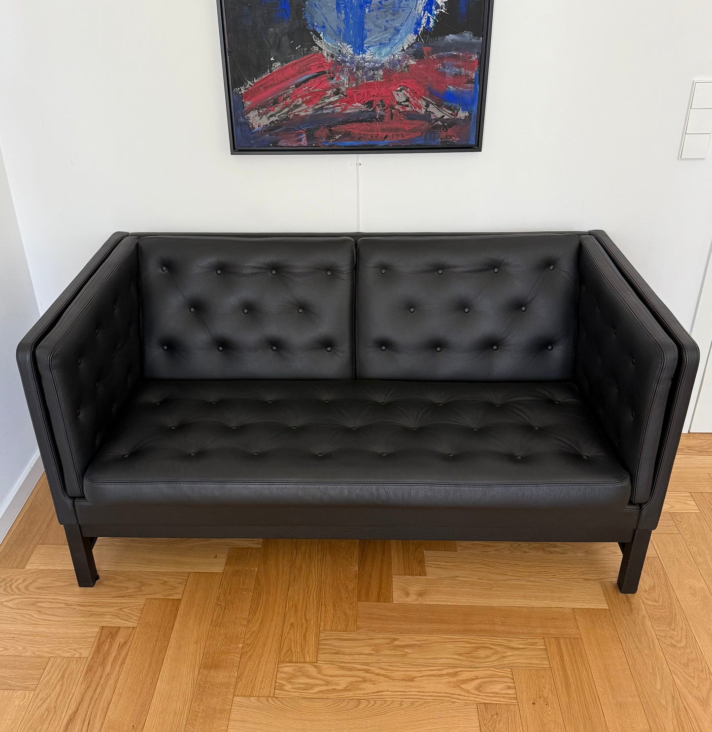 Original Erik Ole Jørgensen EJ315 couch. Display model!