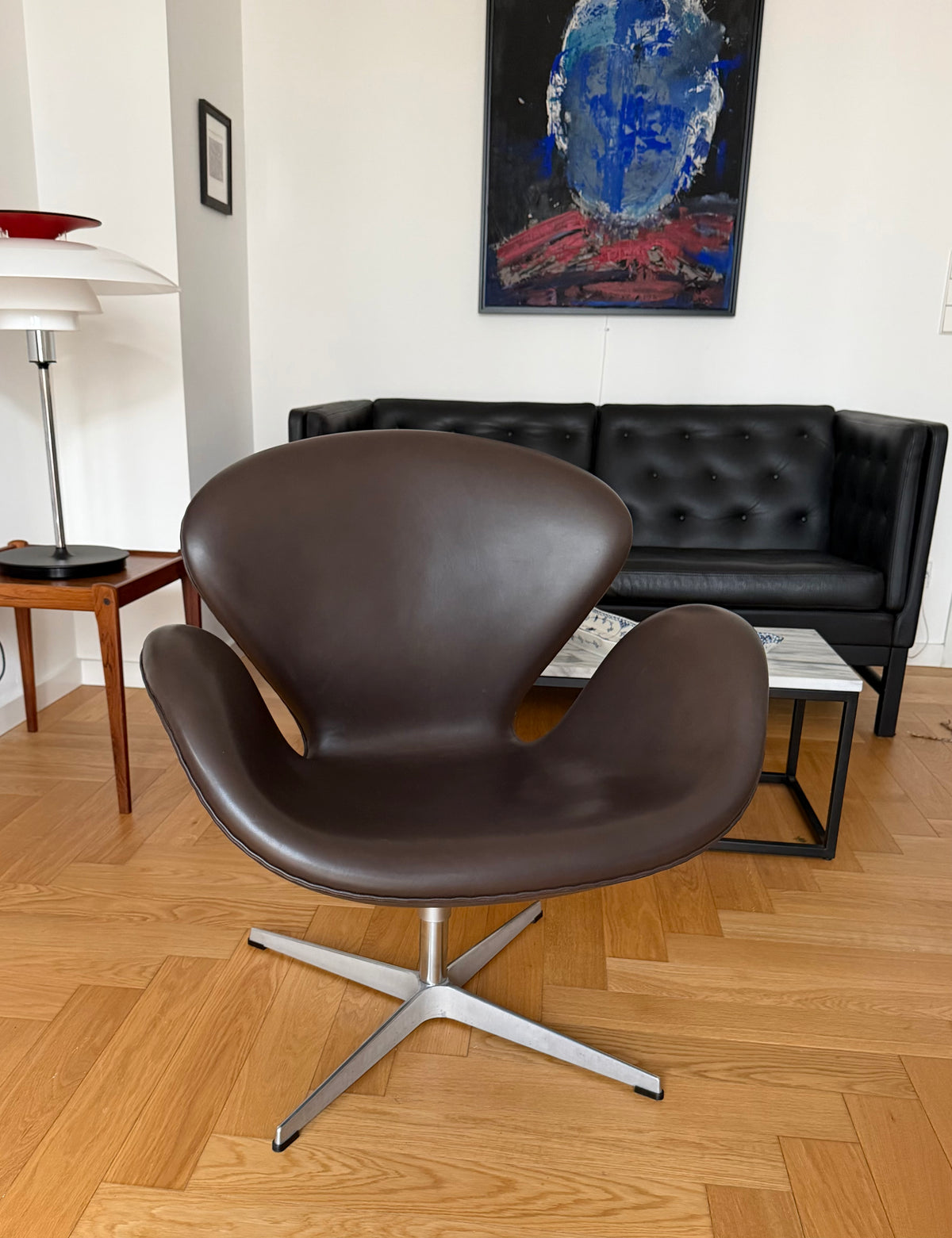 Original Swan Lounge Chair. Arne Jacobsen for Fritz Hansen
