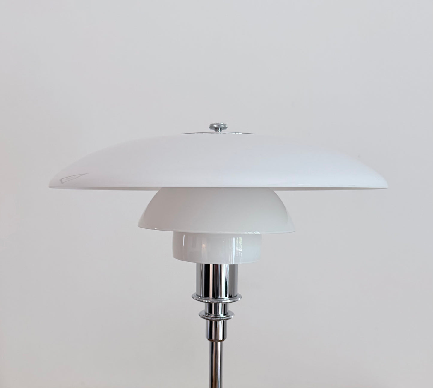 Original PH 3/2 table lamp. Poul Henningsen for Louis Poulsen