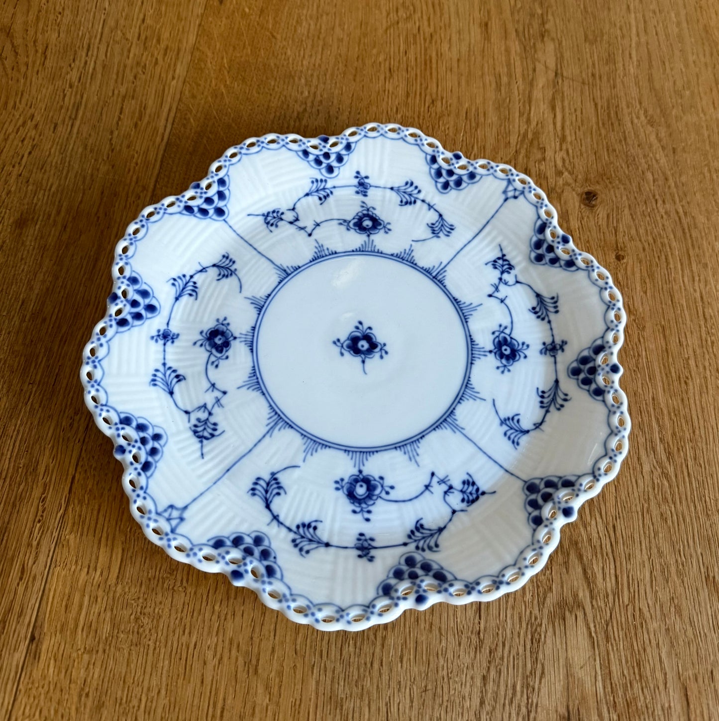Royal Copenhagen Blue Fluted Full Lace dish (#1062)