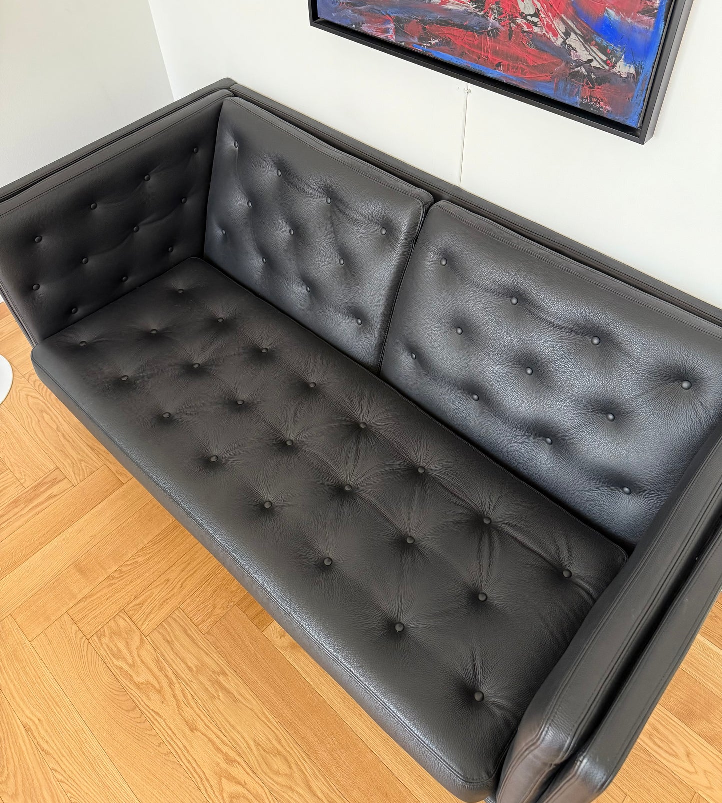 Original Erik Ole Jørgensen EJ315 couch. Display model!