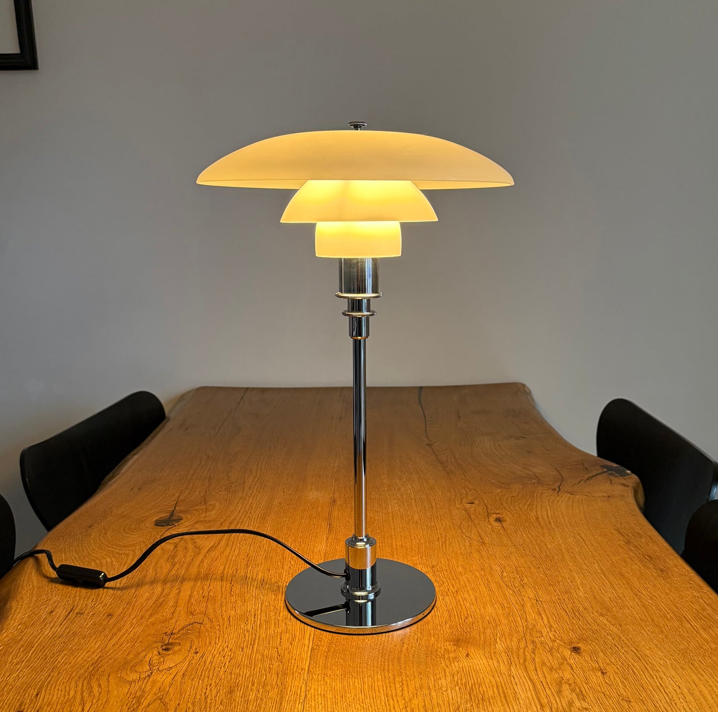 Original PH 3/2 table lamp. Poul Henningsen for Louis Poulsen