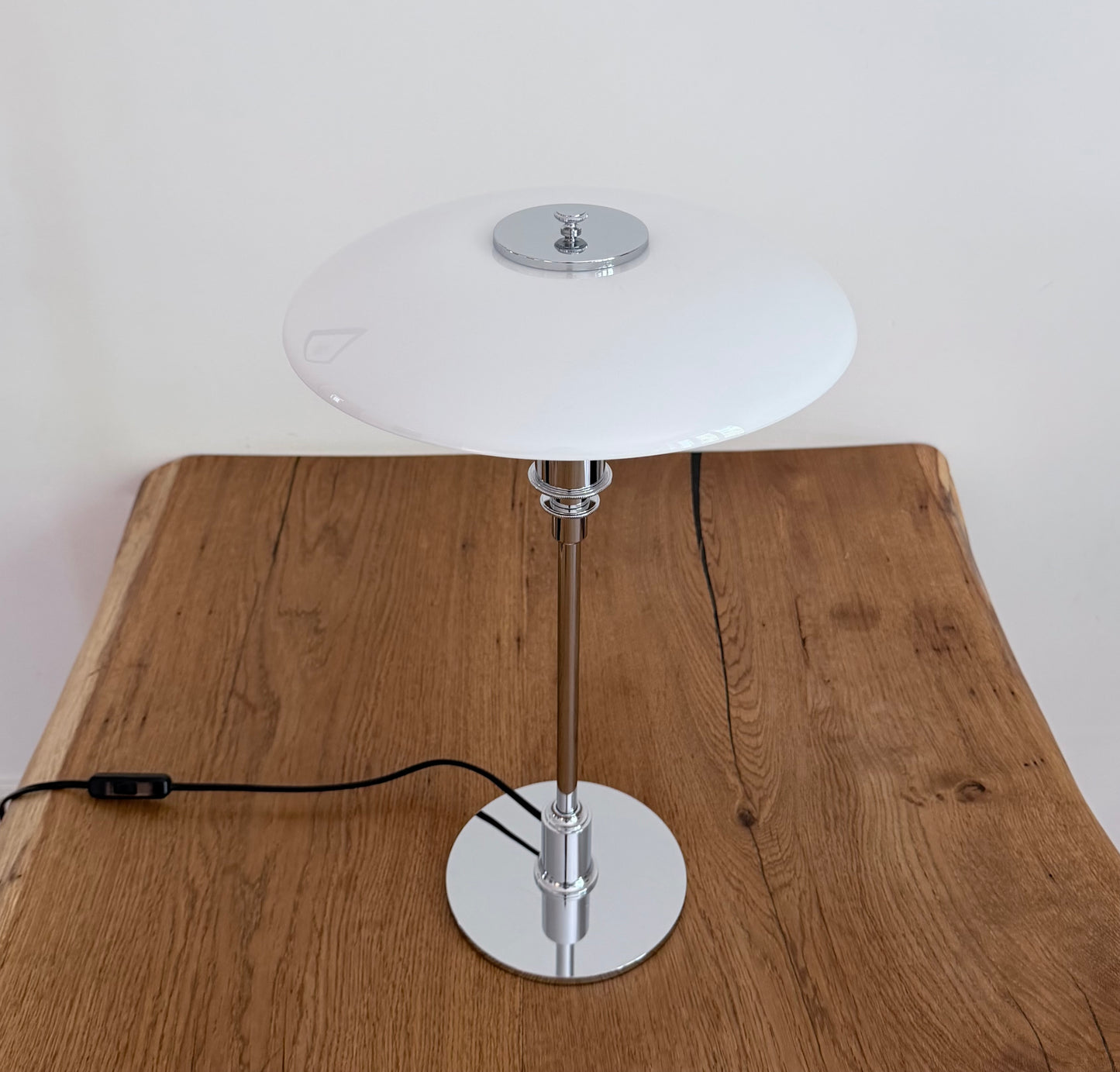 Original PH 3/2 table lamp. Poul Henningsen for Louis Poulsen