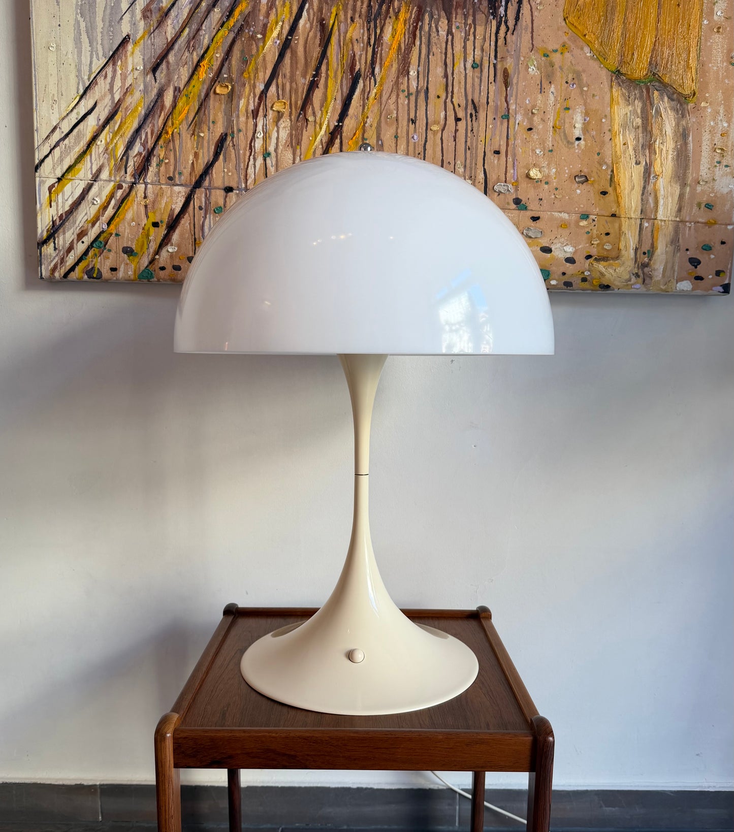 Original VP Panthella table lamp. Verner Panton for Louis Poulsen