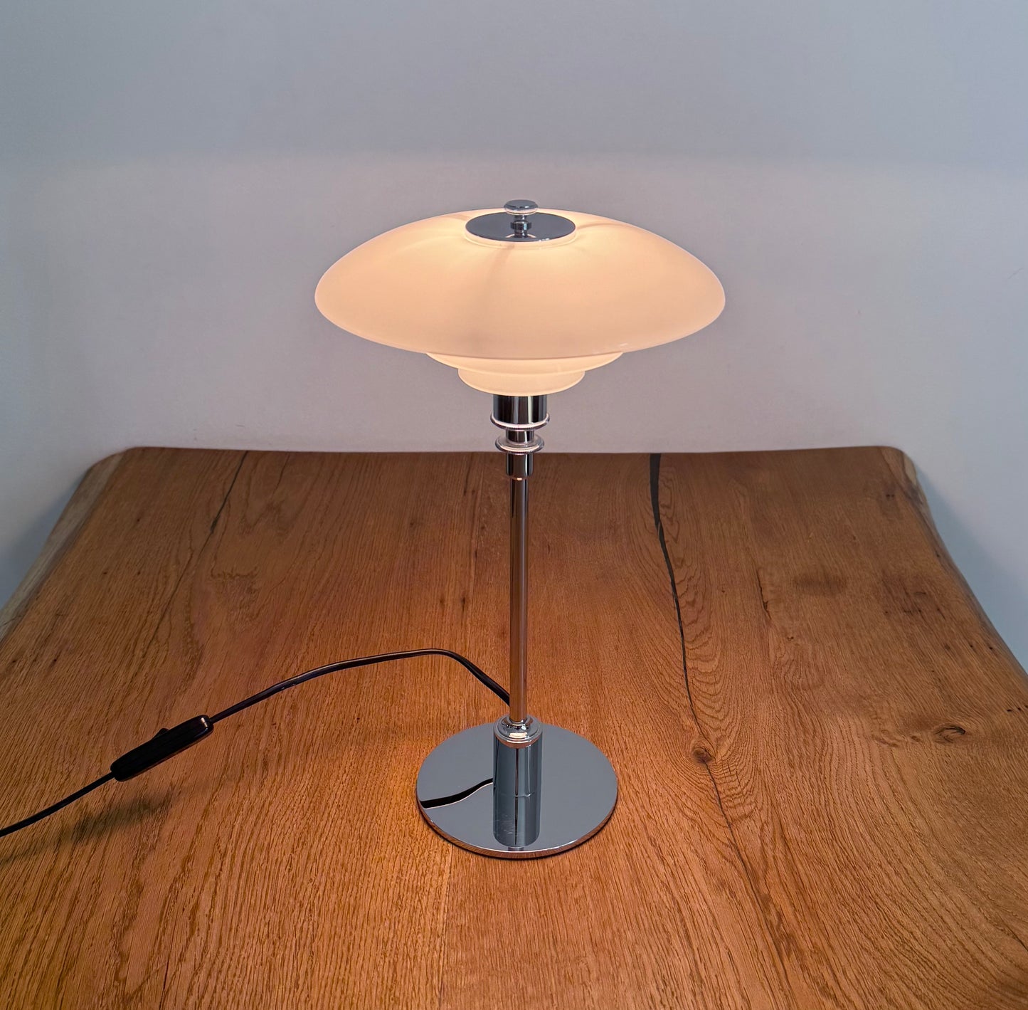 Original PH 2/1 table lamp. Poul Henningsen for Louis Poulsen