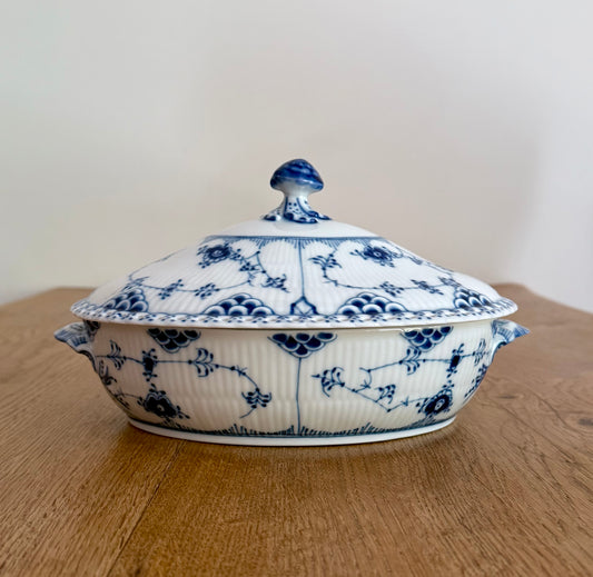 Royal Copenhagen Blue Fluted Full Lace tureen (#1129)