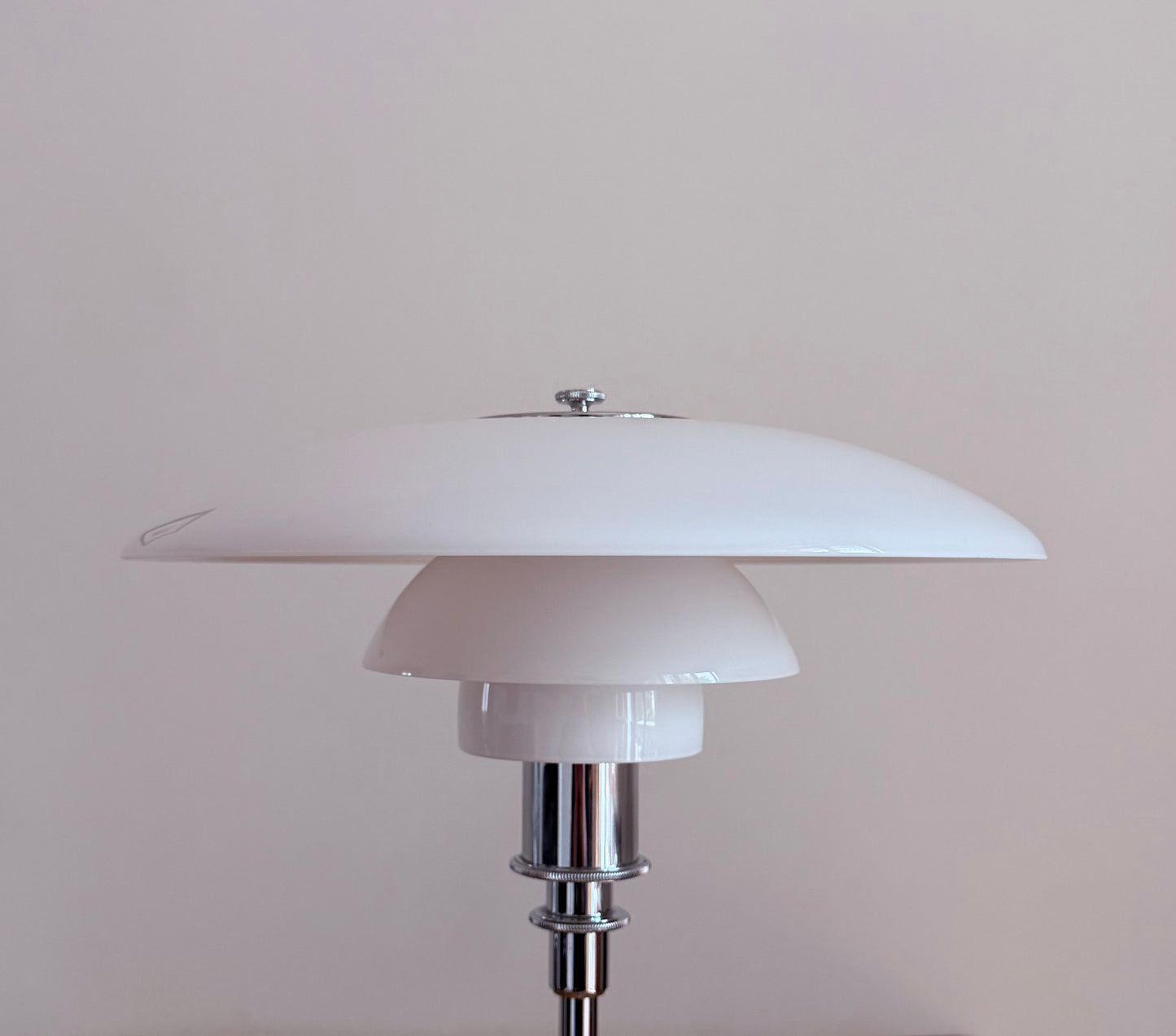 Original PH 3/2 table lamp. Poul Henningsen for Louis Poulsen