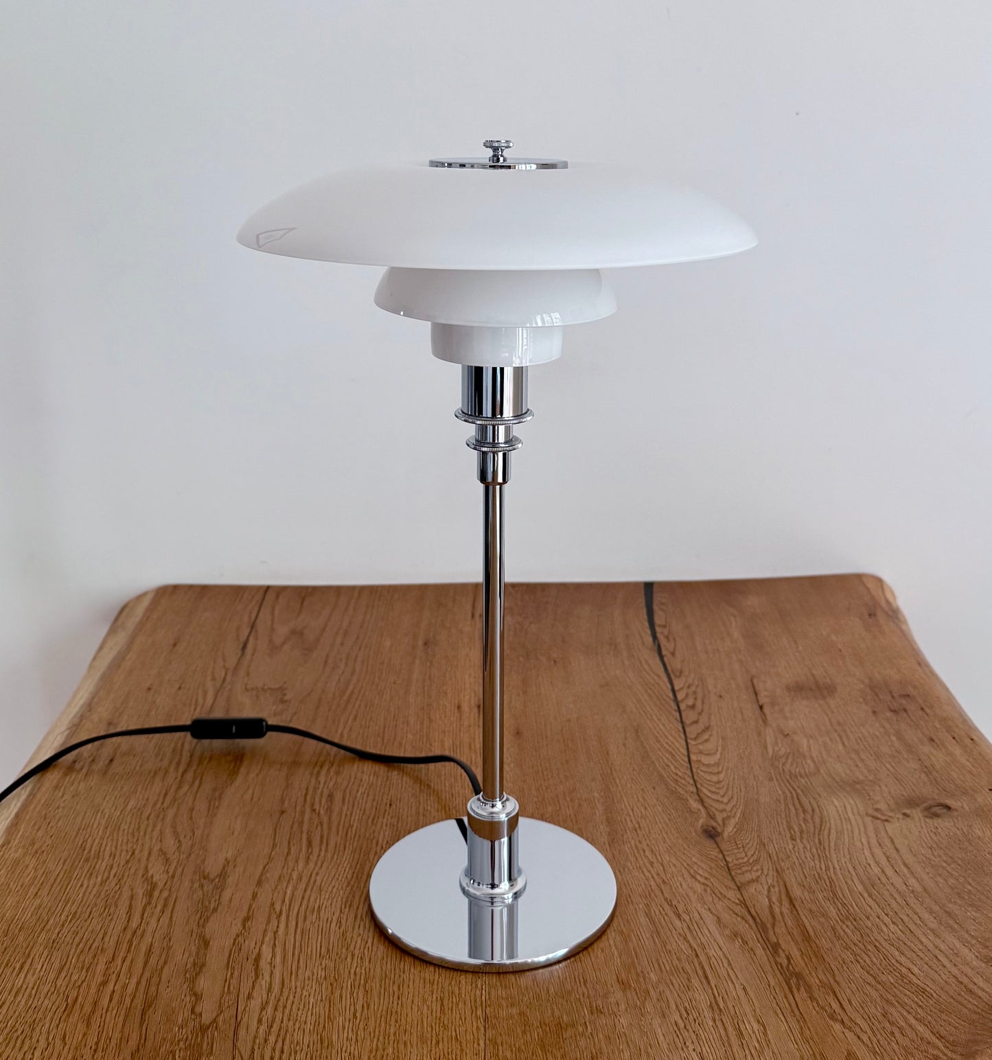 Original PH 3/2 table lamp. Poul Henningsen for Louis Poulsen