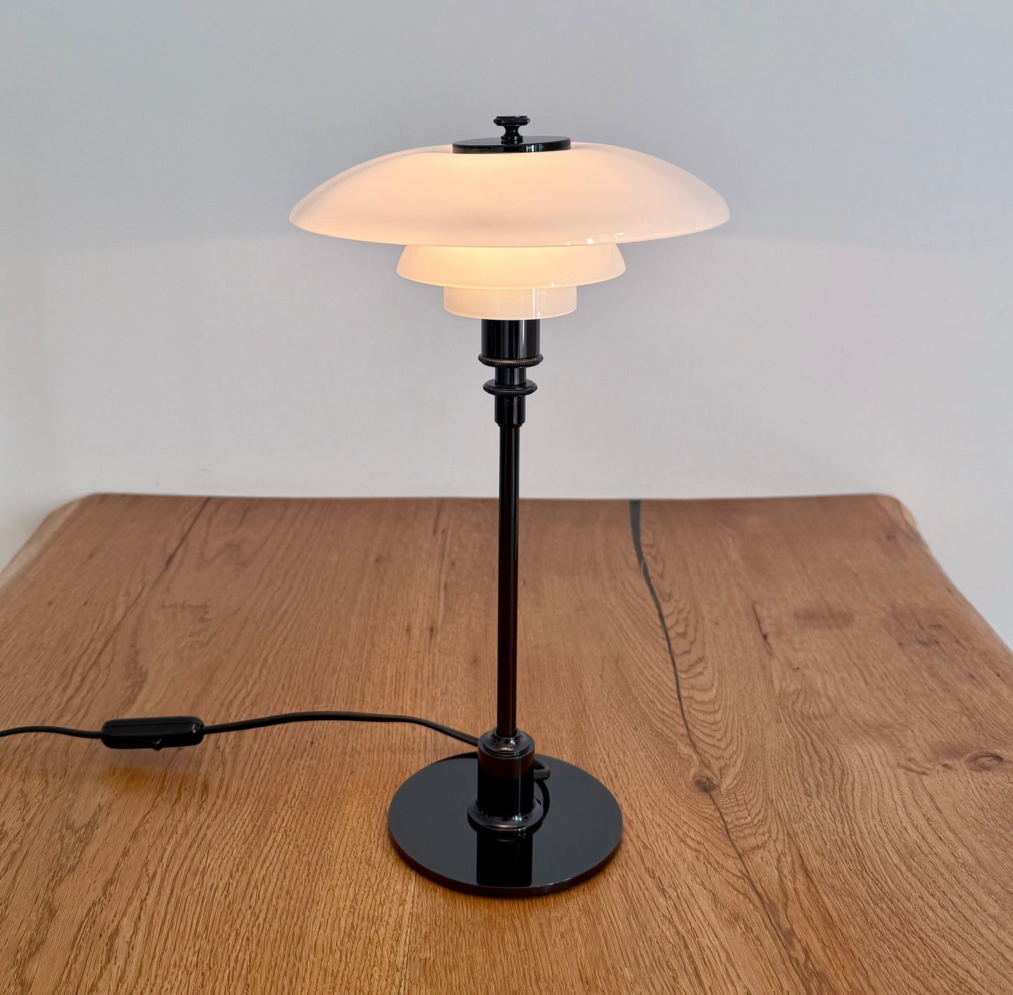 Original PH 2/1 table lamp. Poul Henningsen for Louis Poulsen