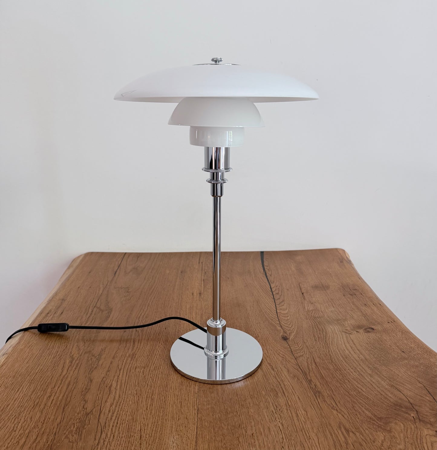 Original PH 3/2 table lamp. Poul Henningsen for Louis Poulsen