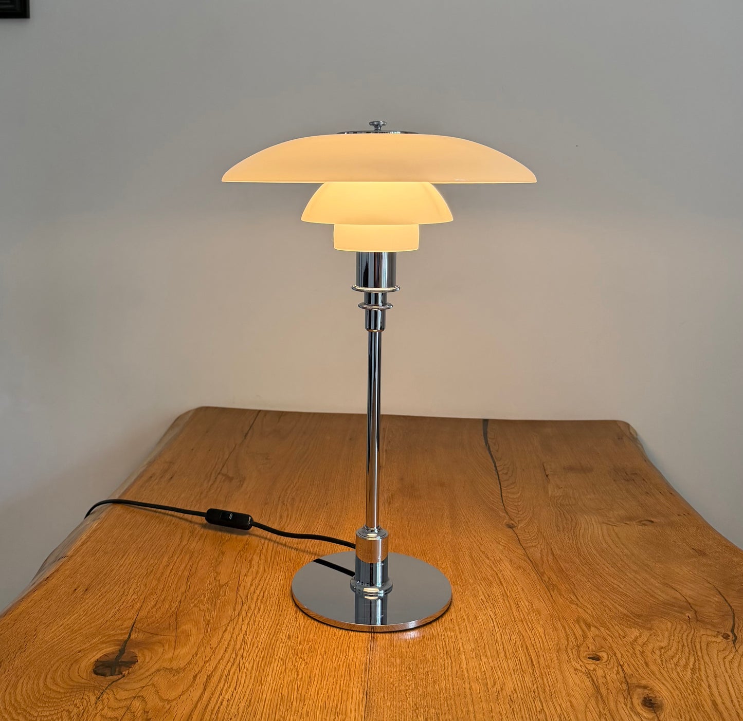 Original PH 3/2 table lamp. Poul Henningsen for Louis Poulsen