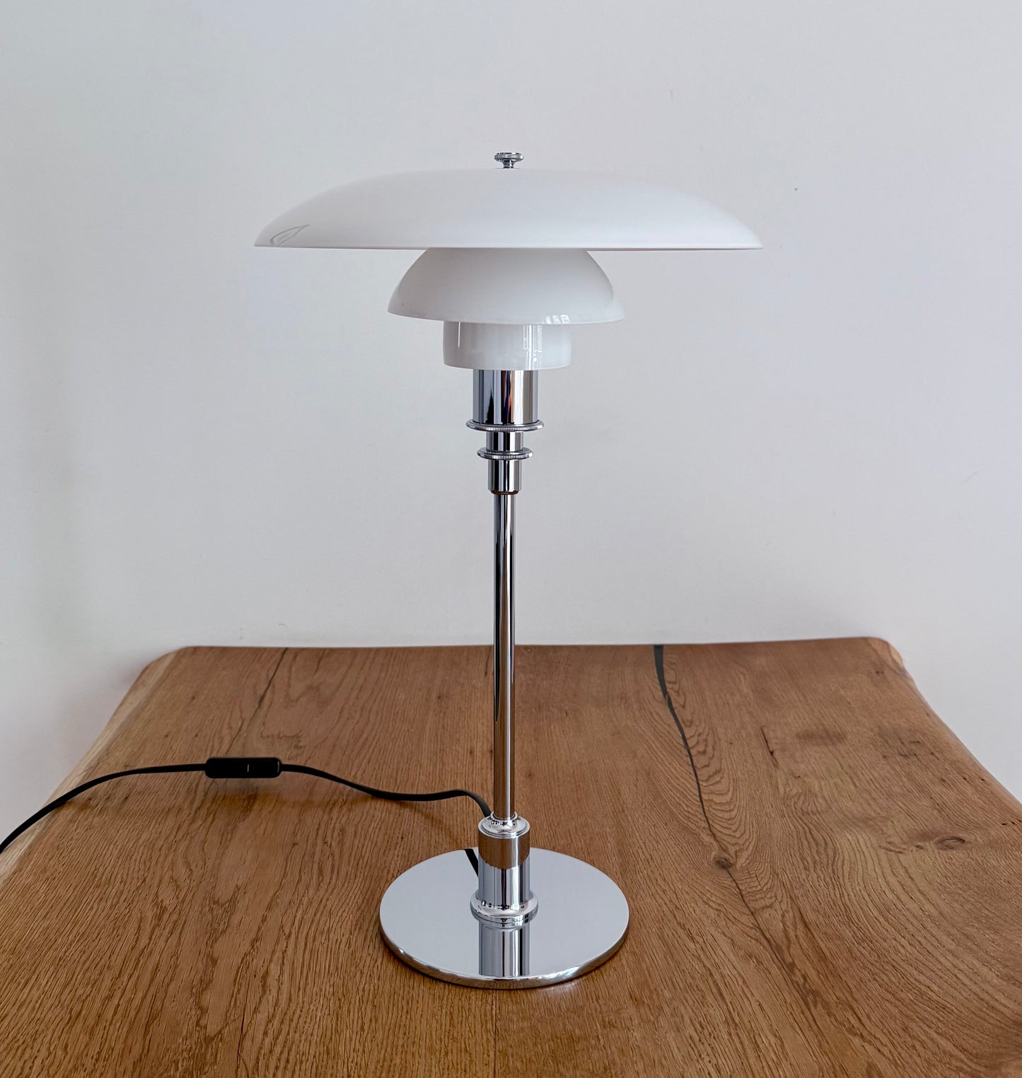 Original PH 3/2 table lamp. Poul Henningsen for Louis Poulsen