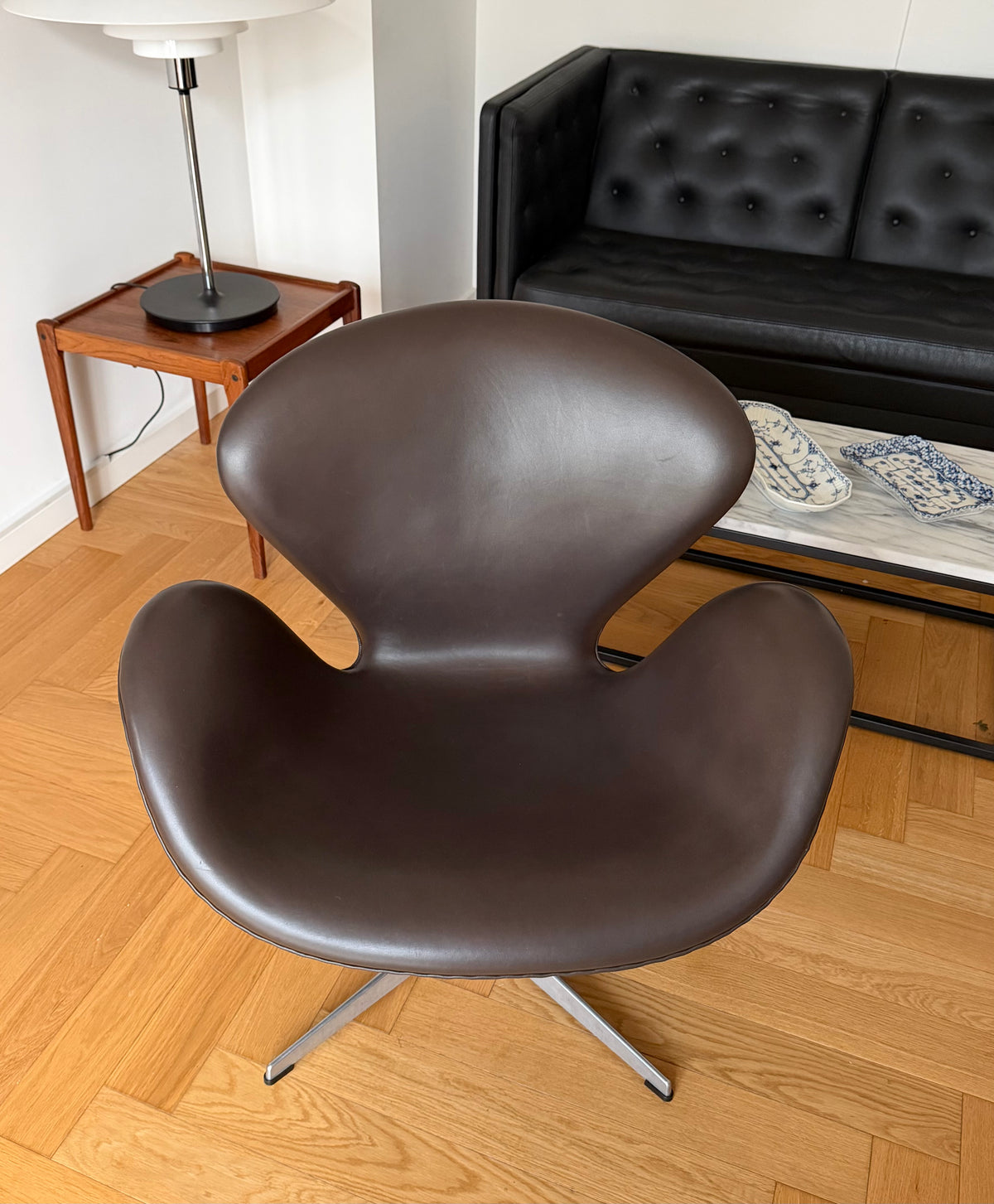 Original Swan Lounge Chair. Arne Jacobsen for Fritz Hansen