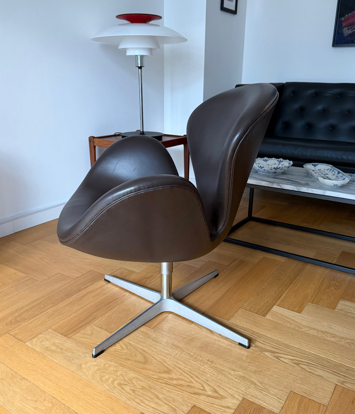 Original Swan Lounge Chair. Arne Jacobsen for Fritz Hansen