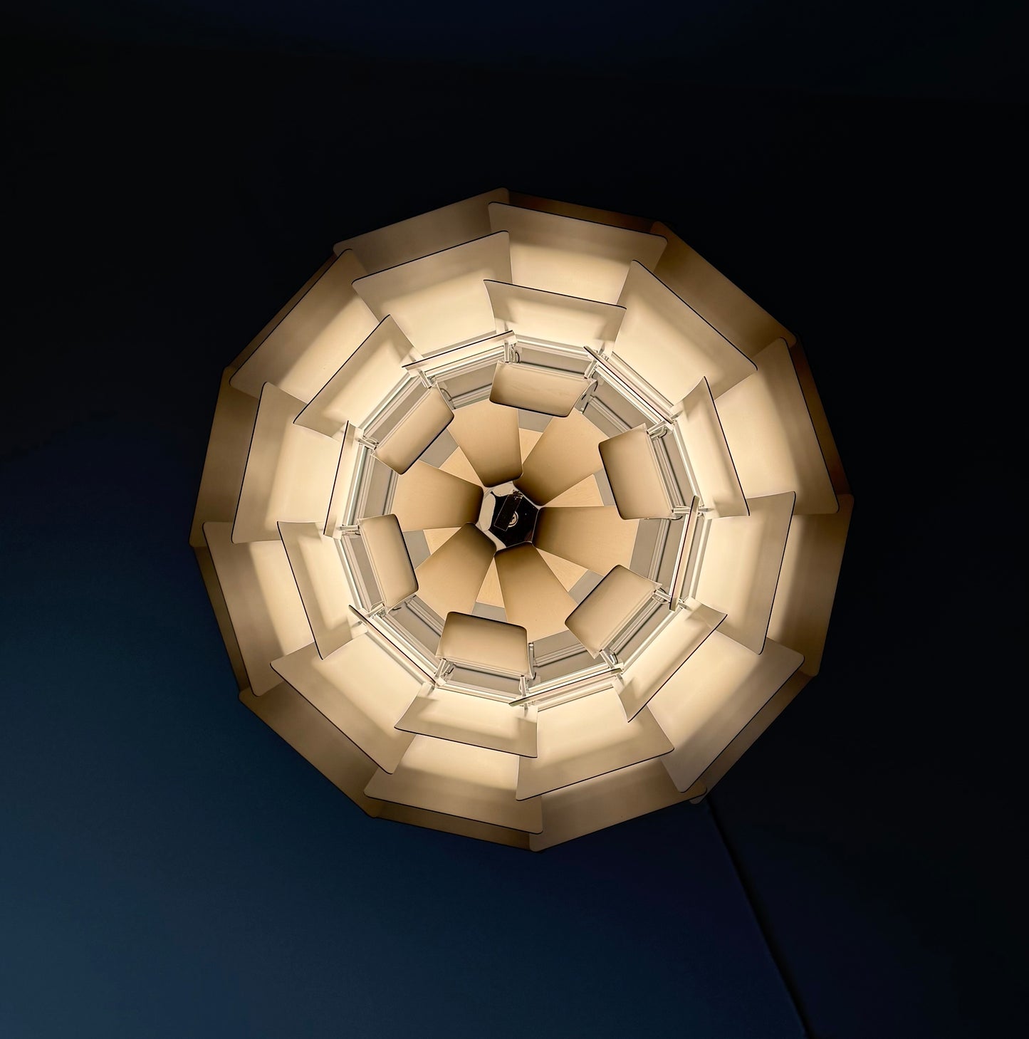 Original PH Artichoke pendant lamp. Poul Henningsen für Louis Poulsen