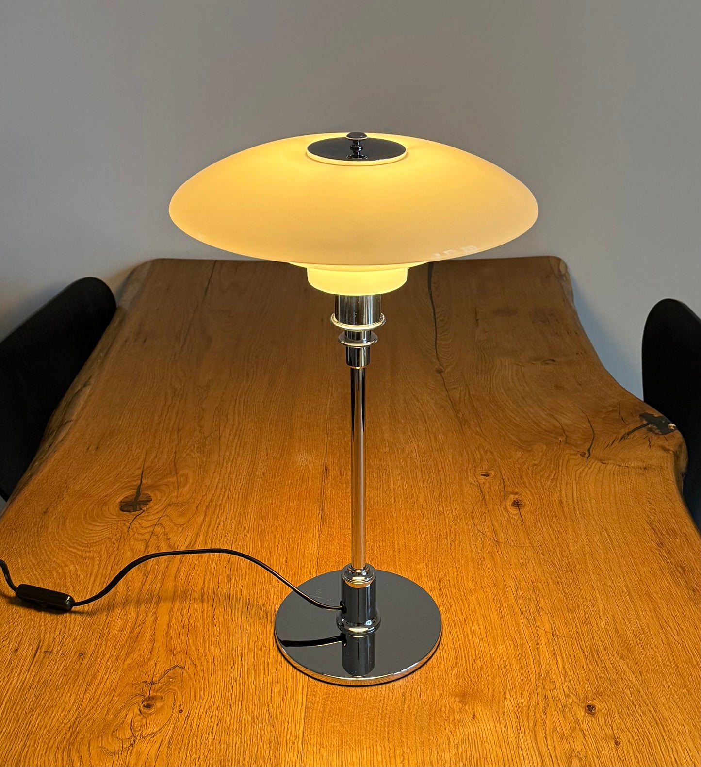 Original PH 3/2 table lamp. Poul Henningsen for Louis Poulsen