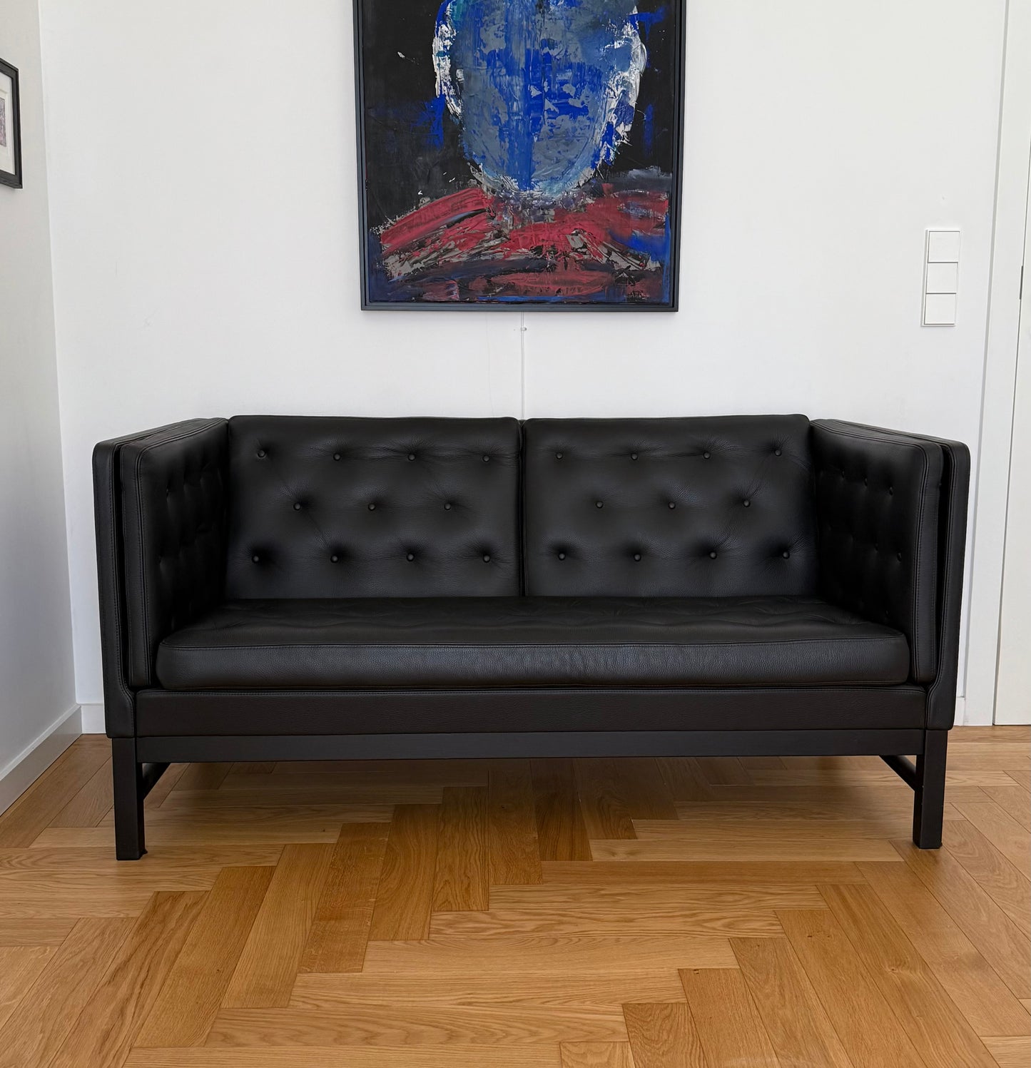 Original Erik Ole Jørgensen EJ315 couch. Display model!